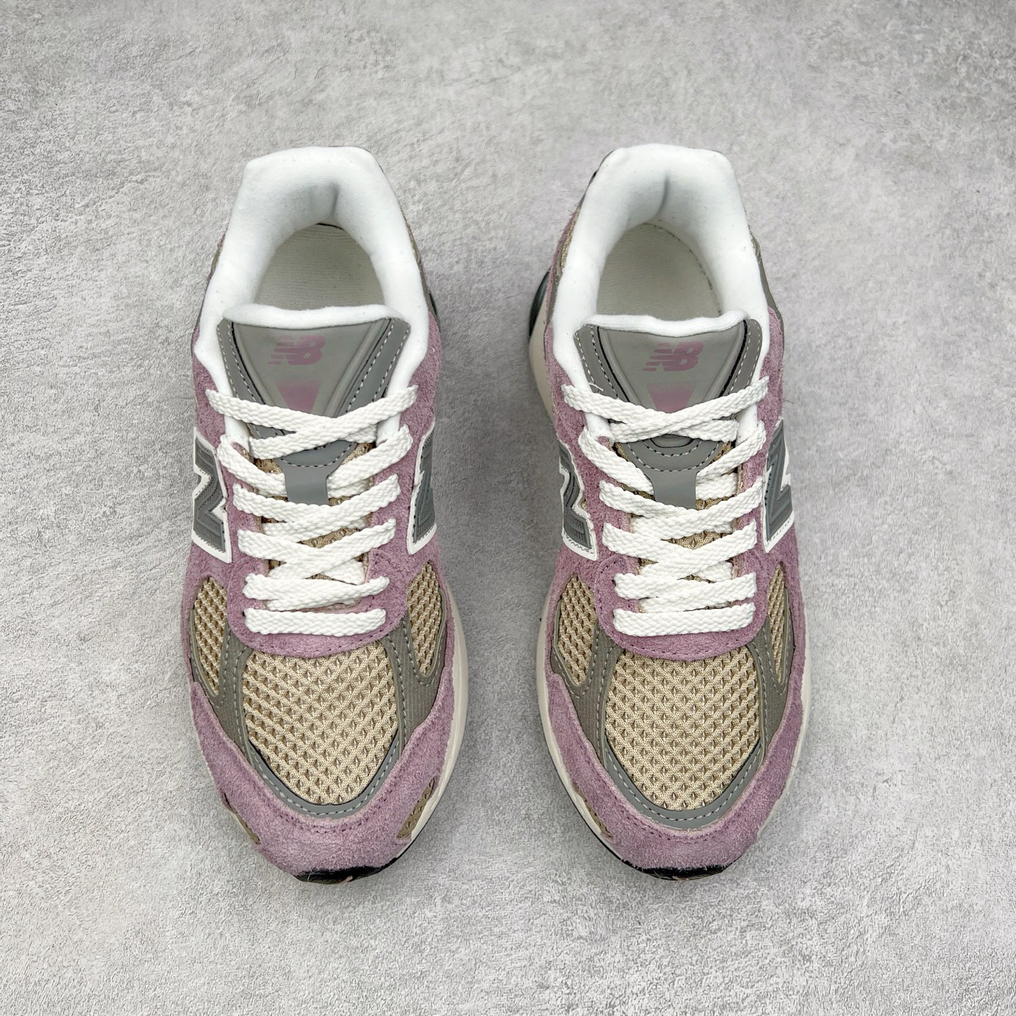 图片[2]-New Balance NB2010系列新百伦经典复古休闲运动板鞋 以ENCAP中底配以升级版 N-ERGY缓震物料 鞋面则采用特色的柔软麂皮搭以NewBalance经典的尼龙网布 低调中还原跑鞋本真 更年轻化的设计理念与材质 让新世代青年得以用全新视角体验经典鞋款的传奇魅力 货号：U2010NB13731 尺码：36 37 37.5 38 38.5 39.5 40 40.5 41.5 42 42.5 43 44-选品中心