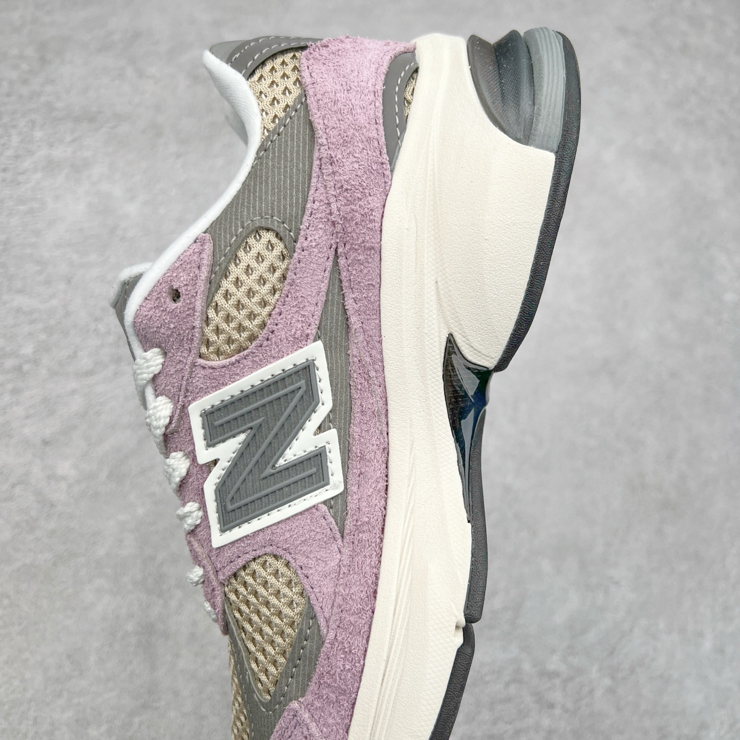 图片[7]-New Balance NB2010系列新百伦经典复古休闲运动板鞋 以ENCAP中底配以升级版 N-ERGY缓震物料 鞋面则采用特色的柔软麂皮搭以NewBalance经典的尼龙网布 低调中还原跑鞋本真 更年轻化的设计理念与材质 让新世代青年得以用全新视角体验经典鞋款的传奇魅力 货号：U2010NB13731 尺码：36 37 37.5 38 38.5 39.5 40 40.5 41.5 42 42.5 43 44-选品中心