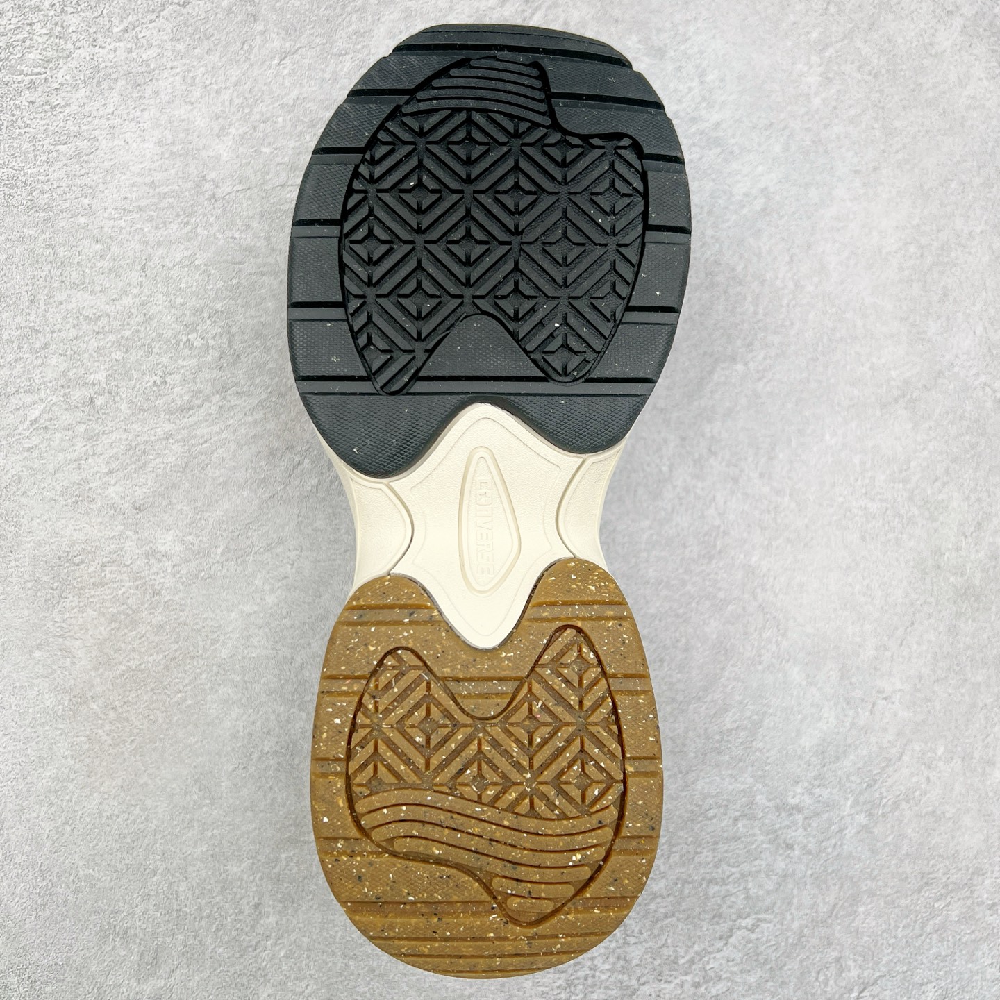 图片[9]-CONVERSE 匡威日系 SURGETRAINER REACT2.0 黑色低帮 复刻大厚底 轻量化升級⁡摆脱重量负担的大厚底完全是夸张复古厚底像是注入跑鞋灵魂，鞋侧的立体All Star标识更是点睛之笔，升級 REACT 2.0 增厚緩震鞋垫- 柔软橡胶鞋底，全新ALL STAR R SARGETRA感觉之前的底更好看诶现在就是普通老爹鞋的厚底造型…货号：31312411-210 尺码：35 36 36.5 37 37.5 38 39 39.5 40 41 41.5 42 42.5 43 44-选品中心