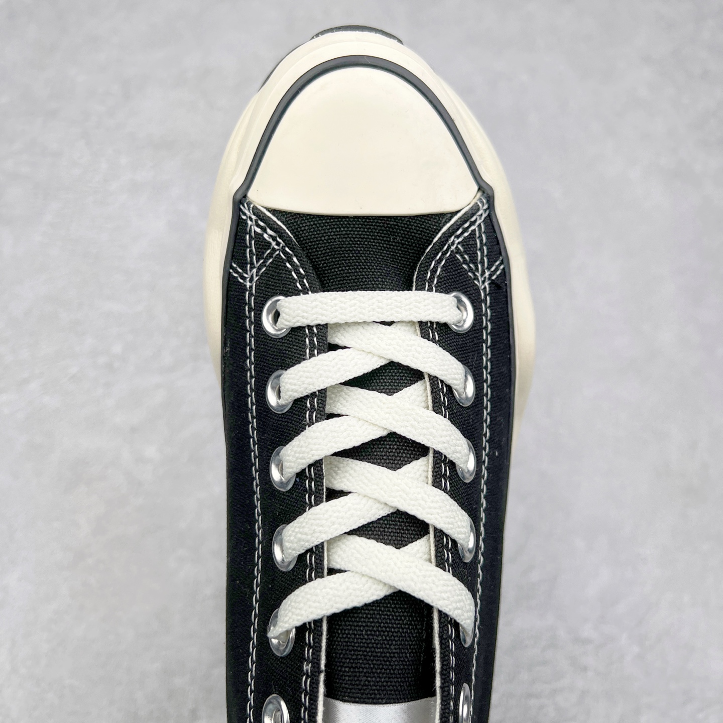 图片[4]-CONVERSE 匡威日系 SURGETRAINER REACT2.0 黑色低帮 复刻大厚底 轻量化升級⁡摆脱重量负担的大厚底完全是夸张复古厚底像是注入跑鞋灵魂，鞋侧的立体All Star标识更是点睛之笔，升級 REACT 2.0 增厚緩震鞋垫- 柔软橡胶鞋底，全新ALL STAR R SARGETRA感觉之前的底更好看诶现在就是普通老爹鞋的厚底造型…货号：31312411-210 尺码：35 36 36.5 37 37.5 38 39 39.5 40 41 41.5 42 42.5 43 44-选品中心