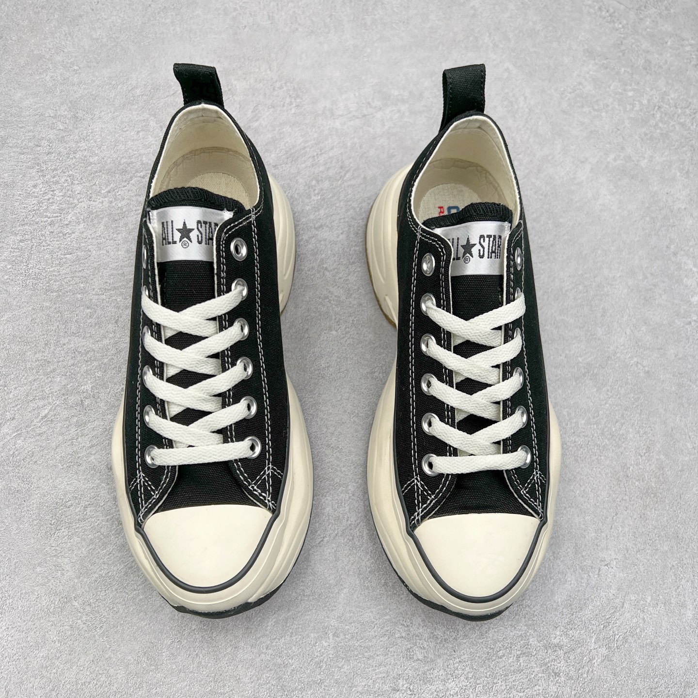 图片[2]-CONVERSE 匡威日系 SURGETRAINER REACT2.0 黑色低帮 复刻大厚底 轻量化升級⁡摆脱重量负担的大厚底完全是夸张复古厚底像是注入跑鞋灵魂，鞋侧的立体All Star标识更是点睛之笔，升級 REACT 2.0 增厚緩震鞋垫- 柔软橡胶鞋底，全新ALL STAR R SARGETRA感觉之前的底更好看诶现在就是普通老爹鞋的厚底造型…货号：31312411-210 尺码：35 36 36.5 37 37.5 38 39 39.5 40 41 41.5 42 42.5 43 44-选品中心