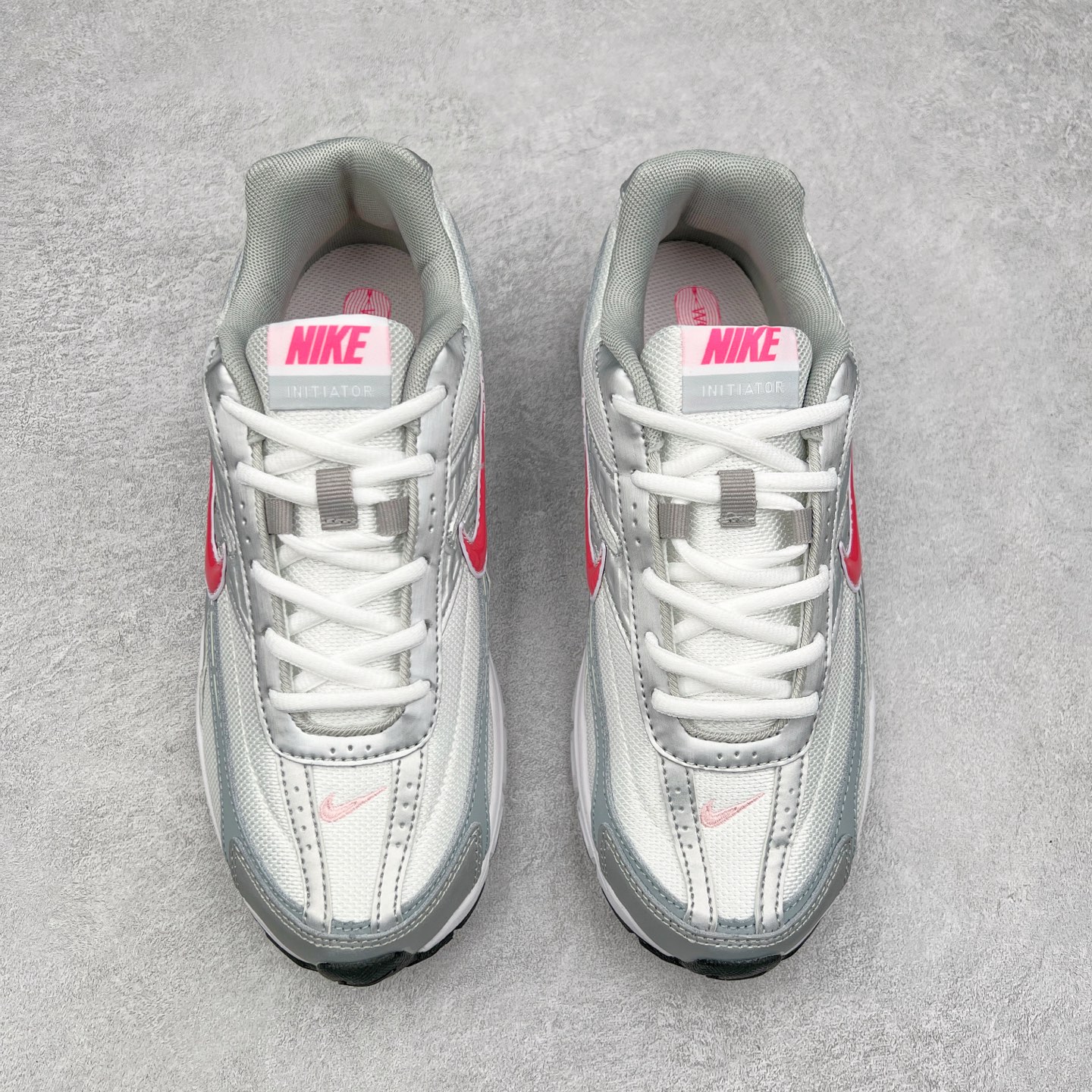 图片[2]-NK Initiator 创始者系列复古老爹鞋运动舒适复古网布合成革减震防滑耐磨低帮休闲跑步鞋 394053-101 Ins爆火全新韩系古着风 回味经典 采用透气网眼鞋面和支撑覆盖层 自然运动设计的Phlyon中底用于缓冲 BRS 1000碳橡胶外底具有轻质柔韧性 牵引力和耐用性 尺码：36 36.5 37.5 38 38.5 39 40 40.5 41 42 42.5 43 44 45-选品中心