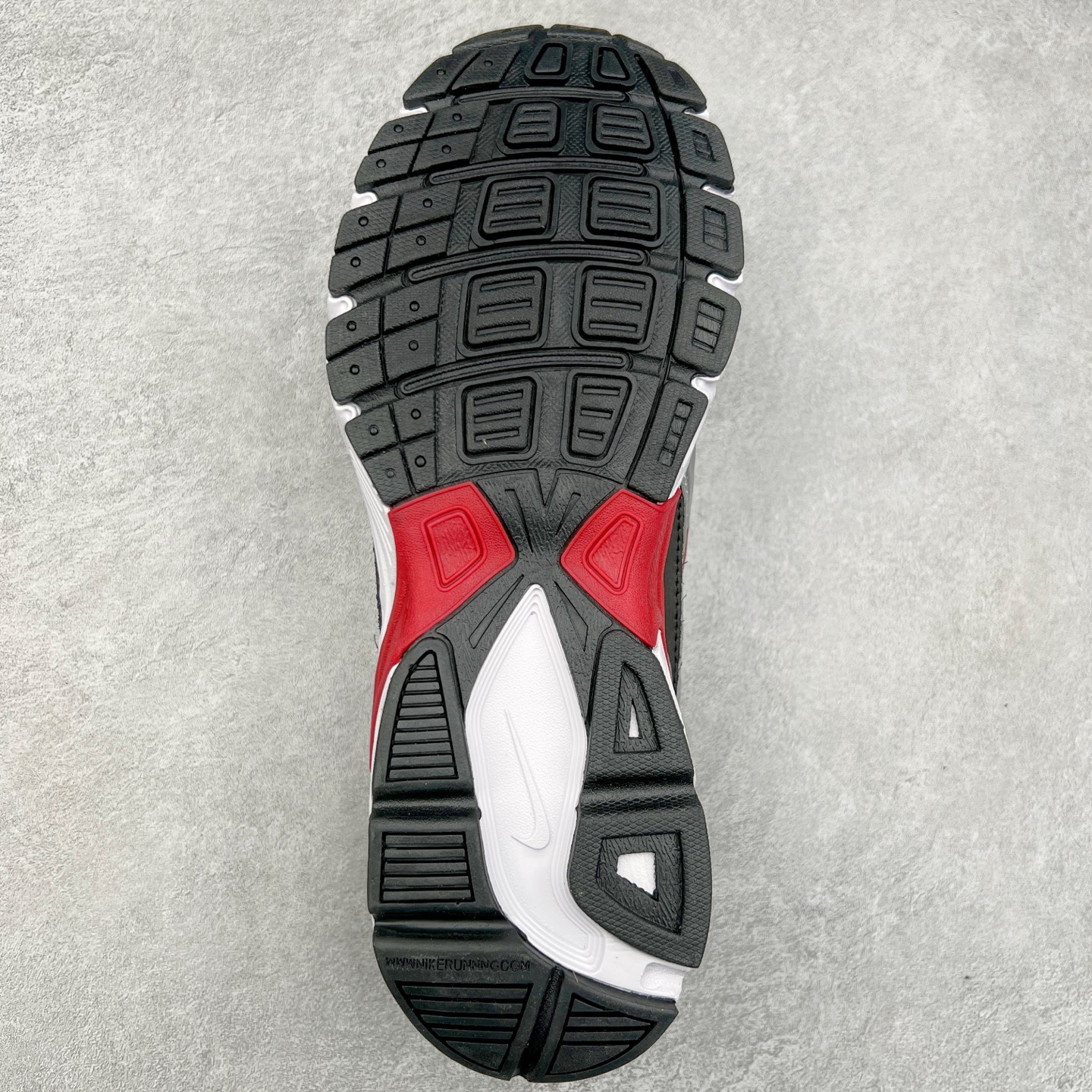 图片[9]-NK Initiator 创始者系列复古老爹鞋运动舒适复古网布合成革减震防滑耐磨低帮休闲跑步鞋 394055-001 Ins爆火全新韩系古着风 回味经典 采用透气网眼鞋面和支撑覆盖层 自然运动设计的Phlyon中底用于缓冲 BRS 1000碳橡胶外底具有轻质柔韧性 牵引力和耐用性 尺码：36 36.5 37.5 38 38.5 39 40 40.5 41 42 42.5 43 44 45-选品中心