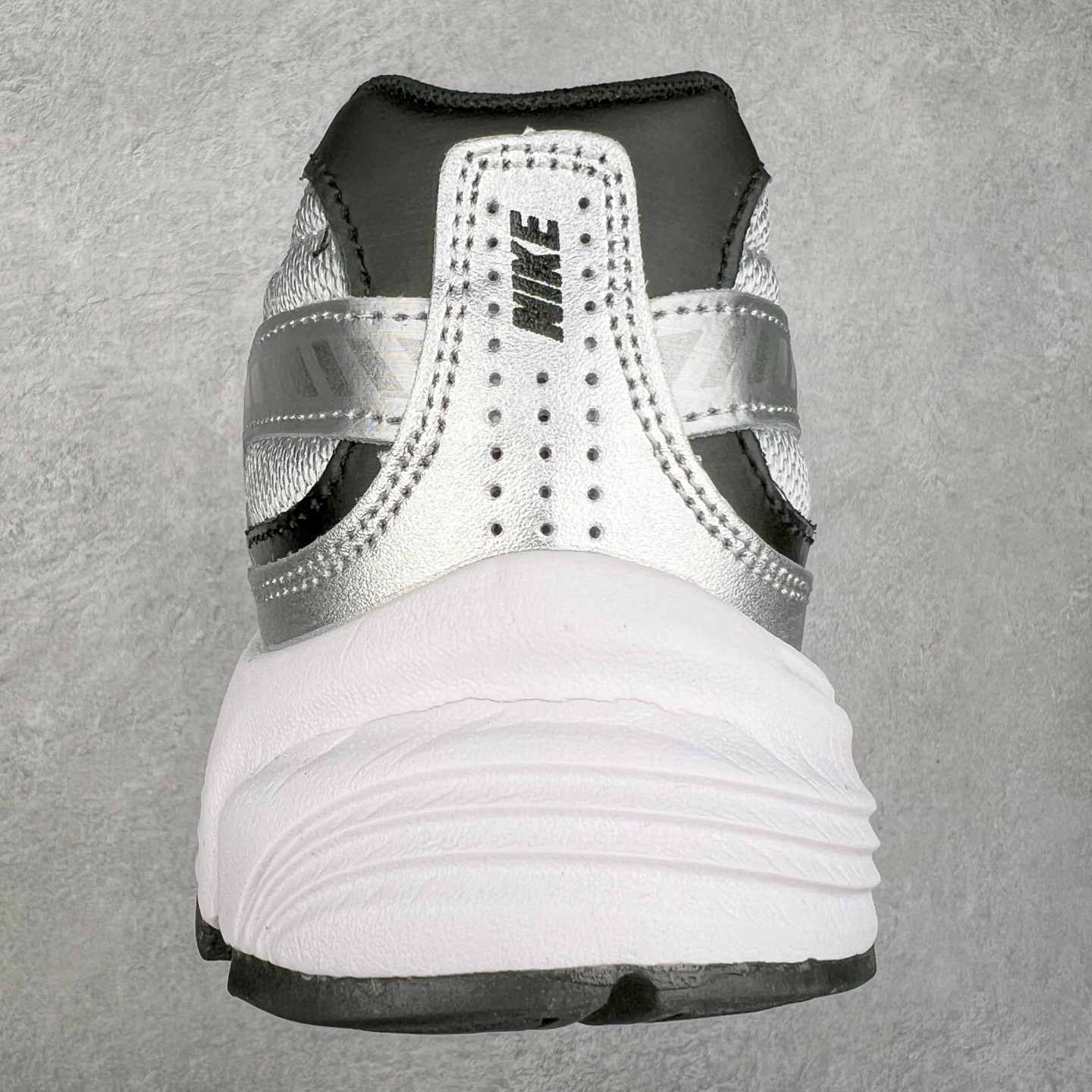 图片[8]-NK Initiator 创始者系列复古老爹鞋运动舒适复古网布合成革减震防滑耐磨低帮休闲跑步鞋 394055-001 Ins爆火全新韩系古着风 回味经典 采用透气网眼鞋面和支撑覆盖层 自然运动设计的Phlyon中底用于缓冲 BRS 1000碳橡胶外底具有轻质柔韧性 牵引力和耐用性 尺码：36 36.5 37.5 38 38.5 39 40 40.5 41 42 42.5 43 44 45-选品中心