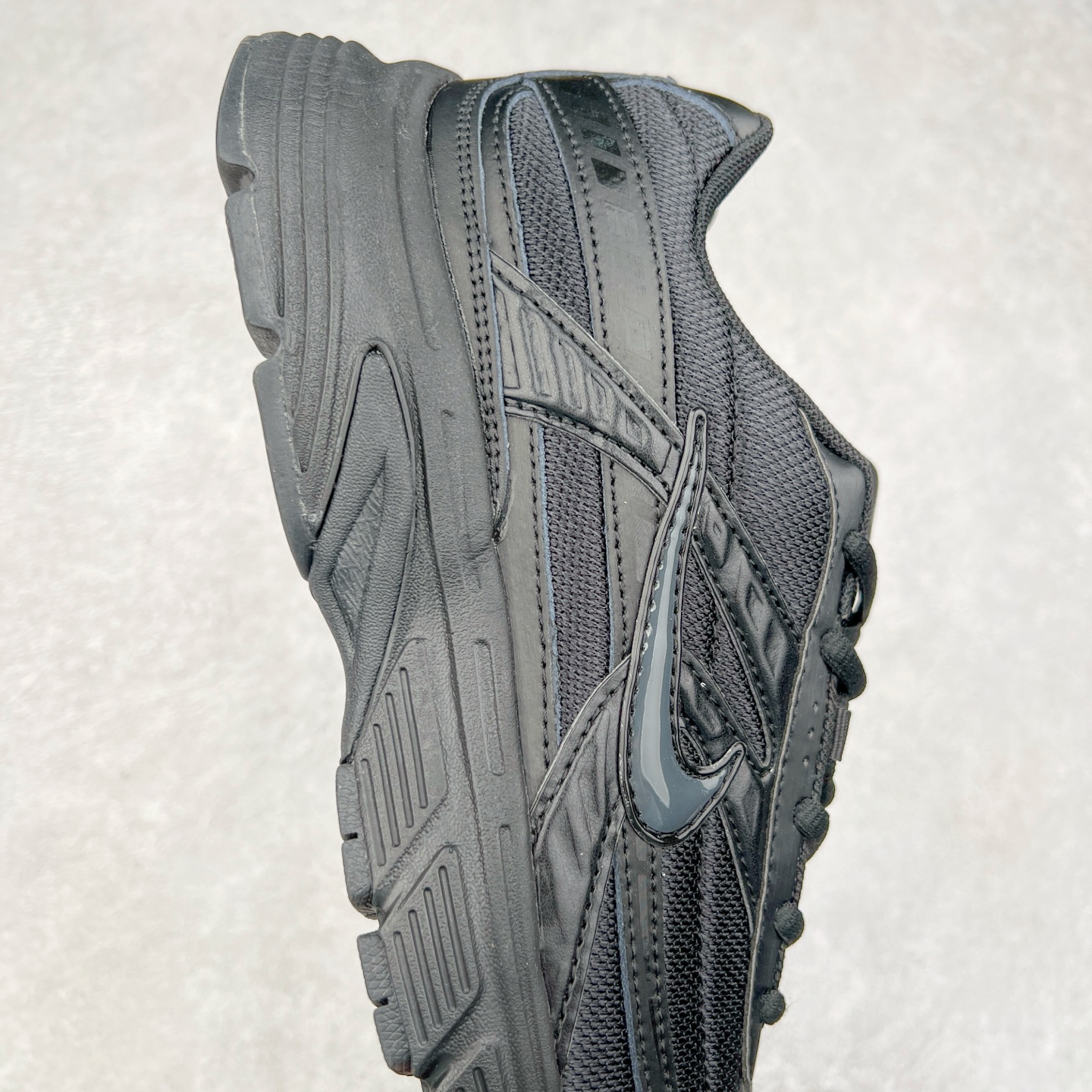 图片[6]-NK Initiator 创始者系列复古老爹鞋运动舒适复古网布合成革减震防滑耐磨低帮休闲跑步鞋 394055-095 Ins爆火全新韩系古着风 回味经典 采用透气网眼鞋面和支撑覆盖层 自然运动设计的Phlyon中底用于缓冲 BRS 1000碳橡胶外底具有轻质柔韧性 牵引力和耐用性 尺码：36 36.5 37.5 38 38.5 39 40 40.5 41 42 42.5 43 44 45-选品中心