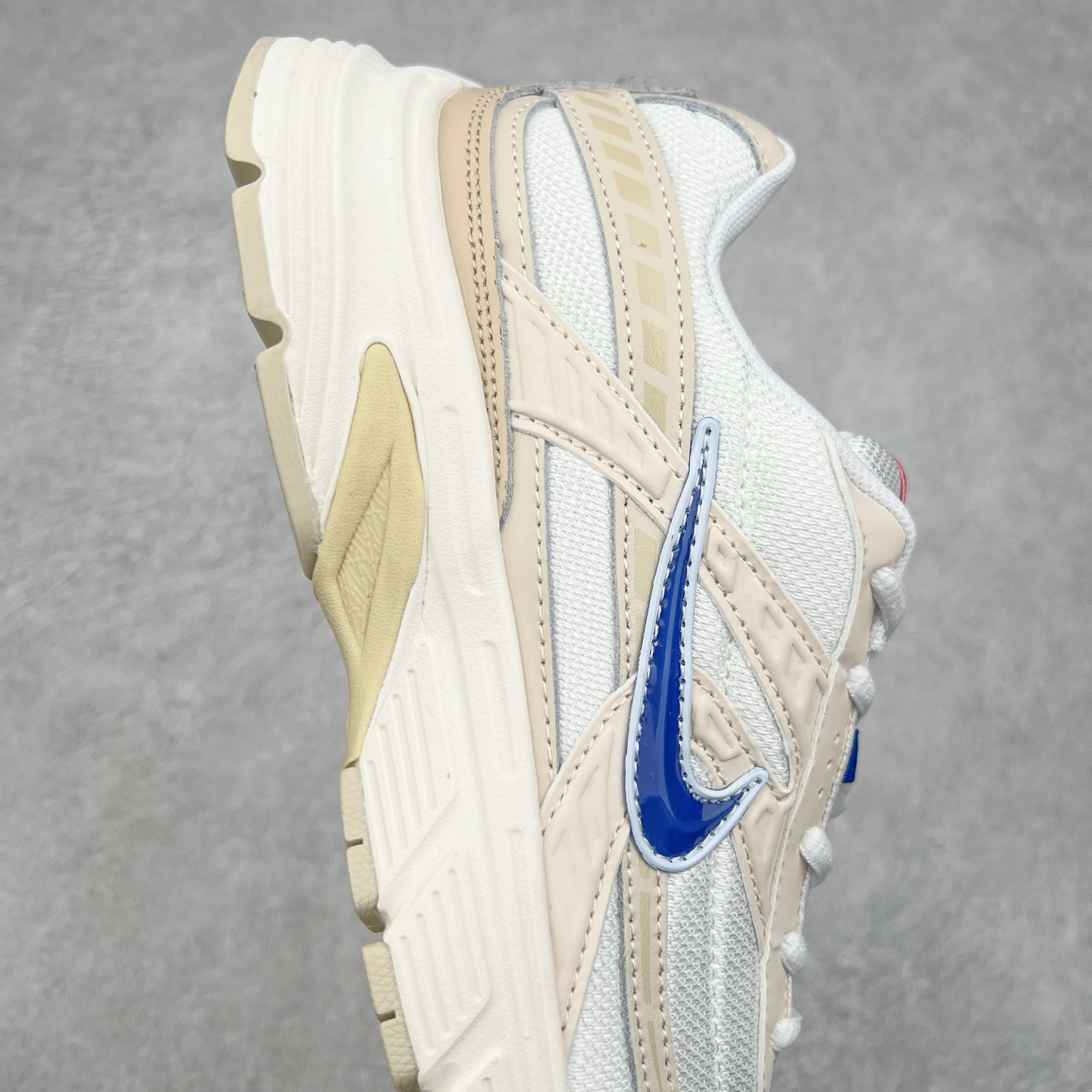 图片[6]-NK Initiator 创始者系列复古老爹鞋运动舒适复古网布合成革减震防滑耐磨低帮休闲跑步鞋 HQ1183-141 Ins爆火全新韩系古着风 回味经典 采用透气网眼鞋面和支撑覆盖层 自然运动设计的Phlyon中底用于缓冲 BRS 1000碳橡胶外底具有轻质柔韧性 牵引力和耐用性 尺码：36 36.5 37.5 38 38.5 39 40 40.5 41 42 42.5 43 44 45-选品中心