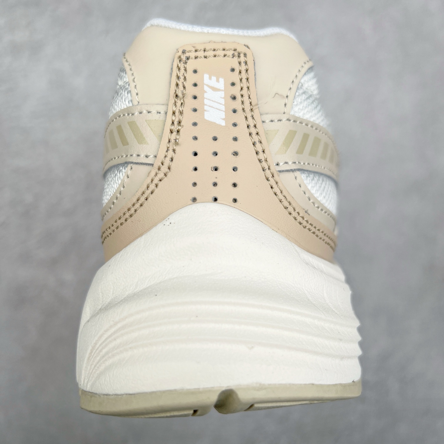 图片[8]-NK Initiator 创始者系列复古老爹鞋运动舒适复古网布合成革减震防滑耐磨低帮休闲跑步鞋 HQ1183-141 Ins爆火全新韩系古着风 回味经典 采用透气网眼鞋面和支撑覆盖层 自然运动设计的Phlyon中底用于缓冲 BRS 1000碳橡胶外底具有轻质柔韧性 牵引力和耐用性 尺码：36 36.5 37.5 38 38.5 39 40 40.5 41 42 42.5 43 44 45-选品中心