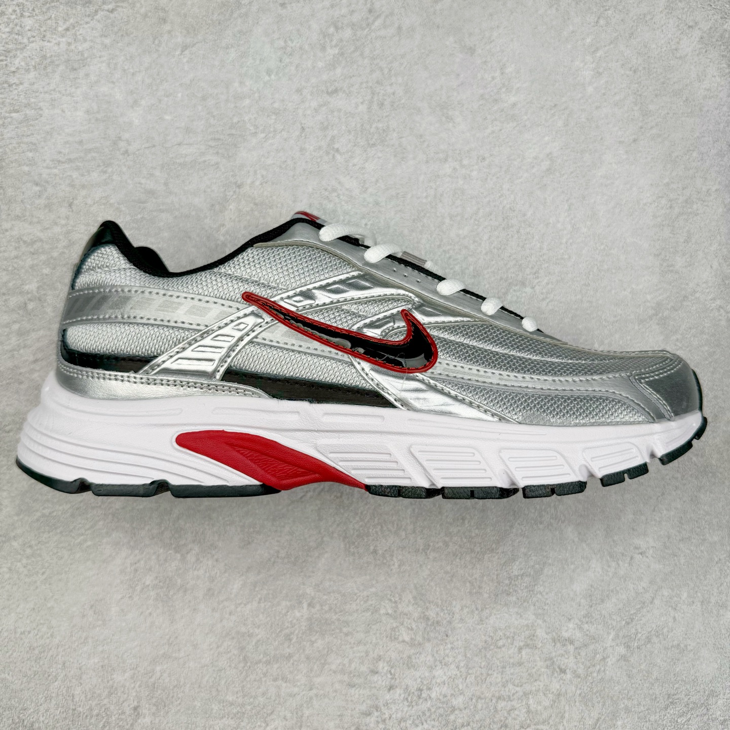 NK Initiator 创始者系列复古老爹鞋运动舒适复古网布合成革减震防滑耐磨低帮休闲跑步鞋 394055-001 Ins爆火全新韩系古着风 回味经典 采用透气网眼鞋面和支撑覆盖层 自然运动设计的Phlyon中底用于缓冲 BRS 1000碳橡胶外底具有轻质柔韧性 牵引力和耐用性 尺码:36 36.5 37.5 38 38.5 39 40 40.5 41 42 42.5 43 44 45-选品中心