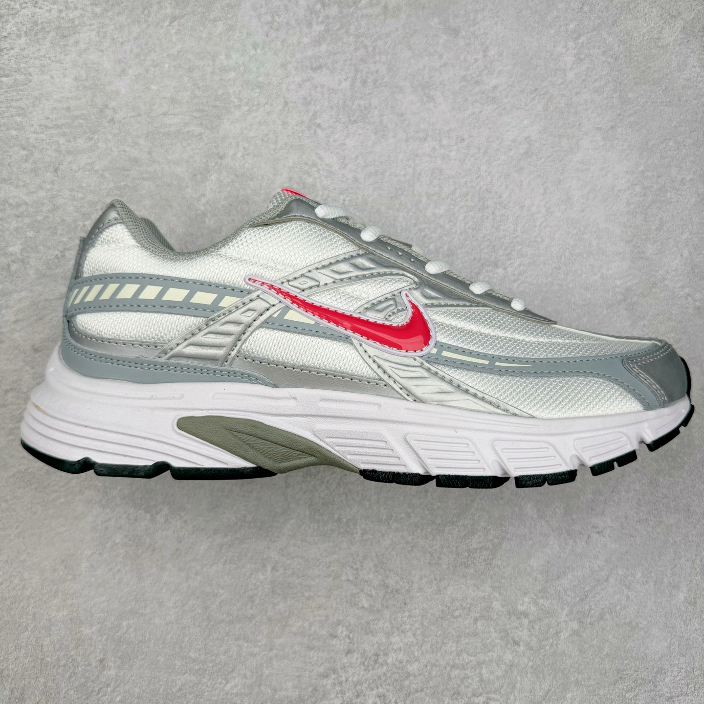 NK Initiator 创始者系列复古老爹鞋运动舒适复古网布合成革减震防滑耐磨低帮休闲跑步鞋 394053-101 Ins爆火全新韩系古着风 回味经典 采用透气网眼鞋面和支撑覆盖层 自然运动设计的Phlyon中底用于缓冲 BRS 1000碳橡胶外底具有轻质柔韧性 牵引力和耐用性 尺码:36 36.5 37.5 38 38.5 39 40 40.5 41 42 42.5 43 44 45-选品中心