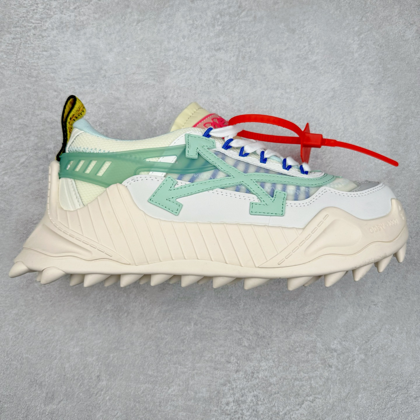 ＃KX OFF-WHITE ODSY OW皮革缓震休闲运动鞋 春夏走秀款球鞋 所有配件均通过定做出产正品裁片 原版比例大箭头定制网眼布双拼牛皮进口机器针车 数控针距精准做工不输大牌里层为高密度透气网眼布/垫脚羊皮私模重工抓地橡胶底 后跟坡度最贴切原版鞋型脱模 厚底约4CM 原盒包装配 TPU大底 尺码：36 37 38 39 40 41 42 43 44 45 46 47-选品中心