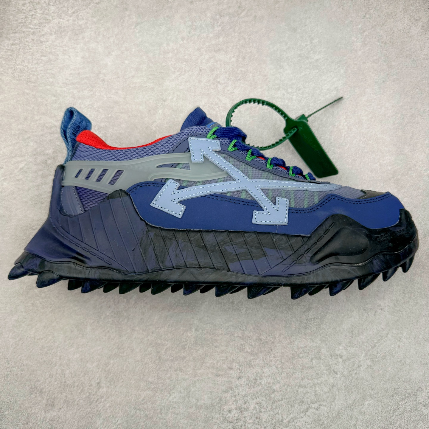 #KX OFF-WHITE ODSY OW皮革缓震休闲运动鞋 春夏走秀款球鞋 所有配件均通过定做出产正品裁片 原版比例大箭头定制网眼布双拼牛皮进口机器针车 数控针距精准做工不输大牌里层为高密度透气网眼布/垫脚羊皮私模重工抓地橡胶底 后跟坡度最贴切原版鞋型脱模 厚底约4CM 原盒包装配 TPU大底 尺码:36 37 38 39 40 41 42 43 44 45 46 47-选品中心