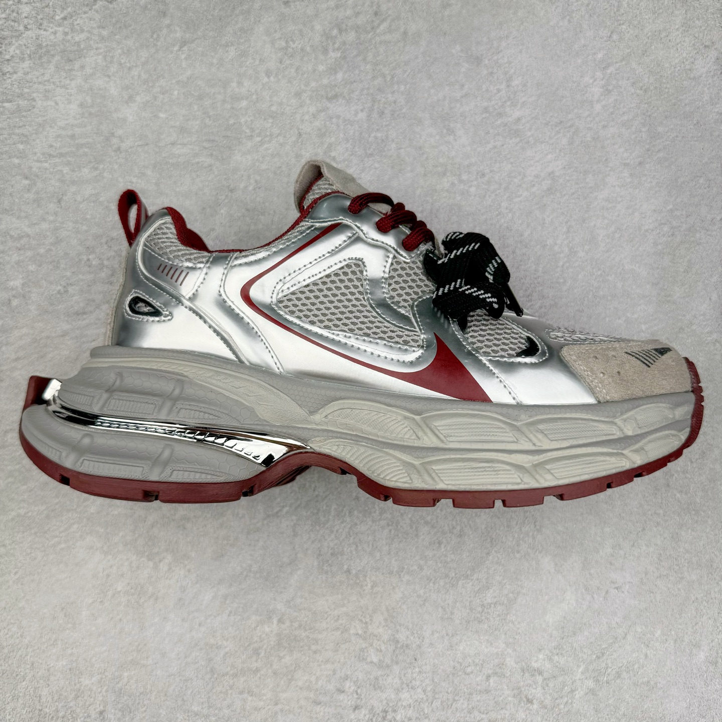 GG-CC Chunky Low白鹿同款独星球 2024新款GGCC低帮复古厚底增高老爹鞋 时髦look轻松定格 不费力展现率性氛围 原版正确大底 高档银盒 酷帅机能风不规则设计大底 8CM 增高厚底 大长腿既视感轻松拿捏 货号：G24X9833 尺码：35 36 37 38 39 40-选品中心