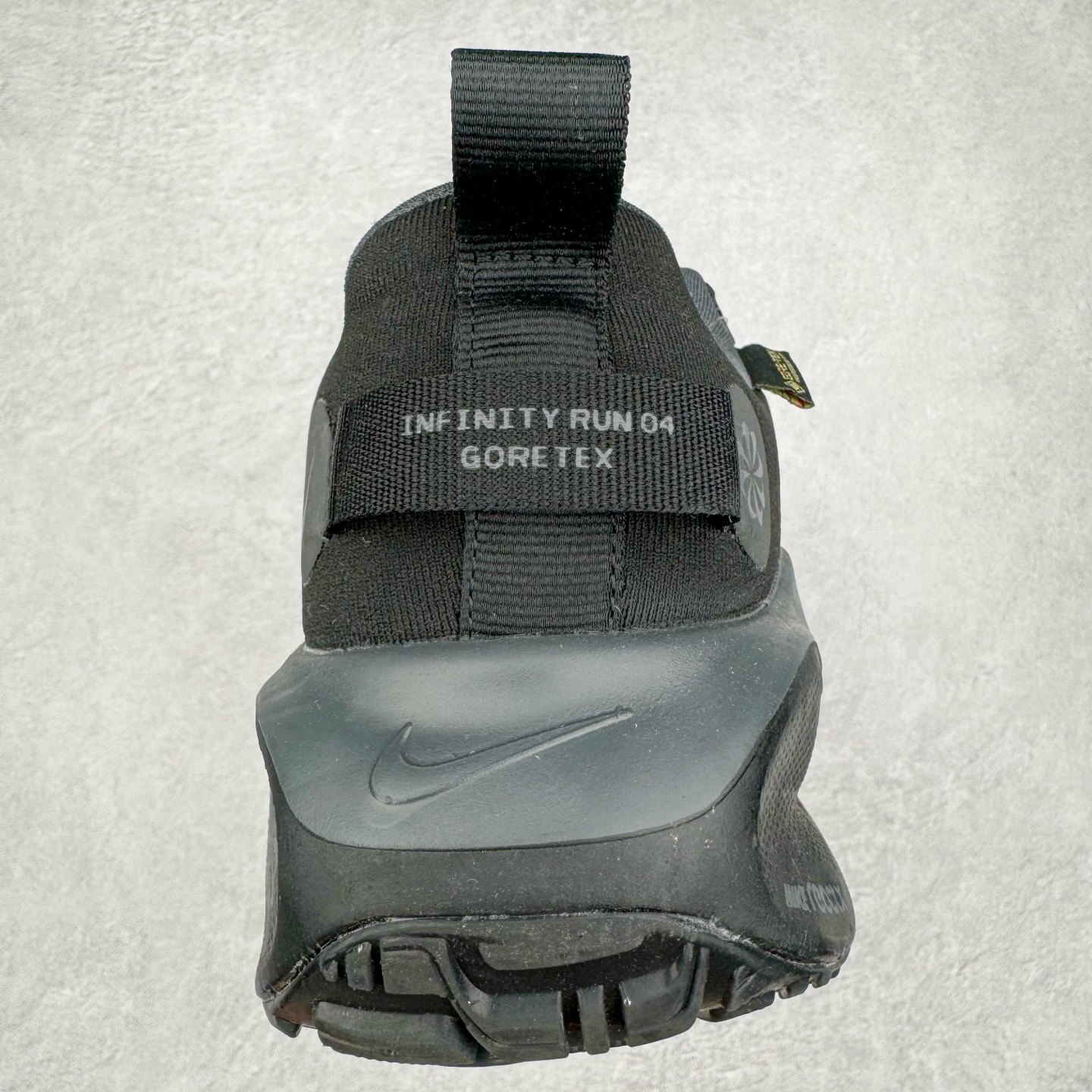 图片[8]-NK Infinity Run 4 Gore-Tex 耐克防水公路助力畅跑鞋 FB2197-002 鞋身融入 GORE-TEX 防水层 搭配柔软鞋口在下雨时帮助双足保持干爽舒适 结合 NK ReactX 泡绵提供高出 React 泡绵 13% 的能量回馈 尺码：36 36.5 37.5 38 38.5 39 40 40.5 41.5 42 42.5 43 44 44.5 45-选品中心