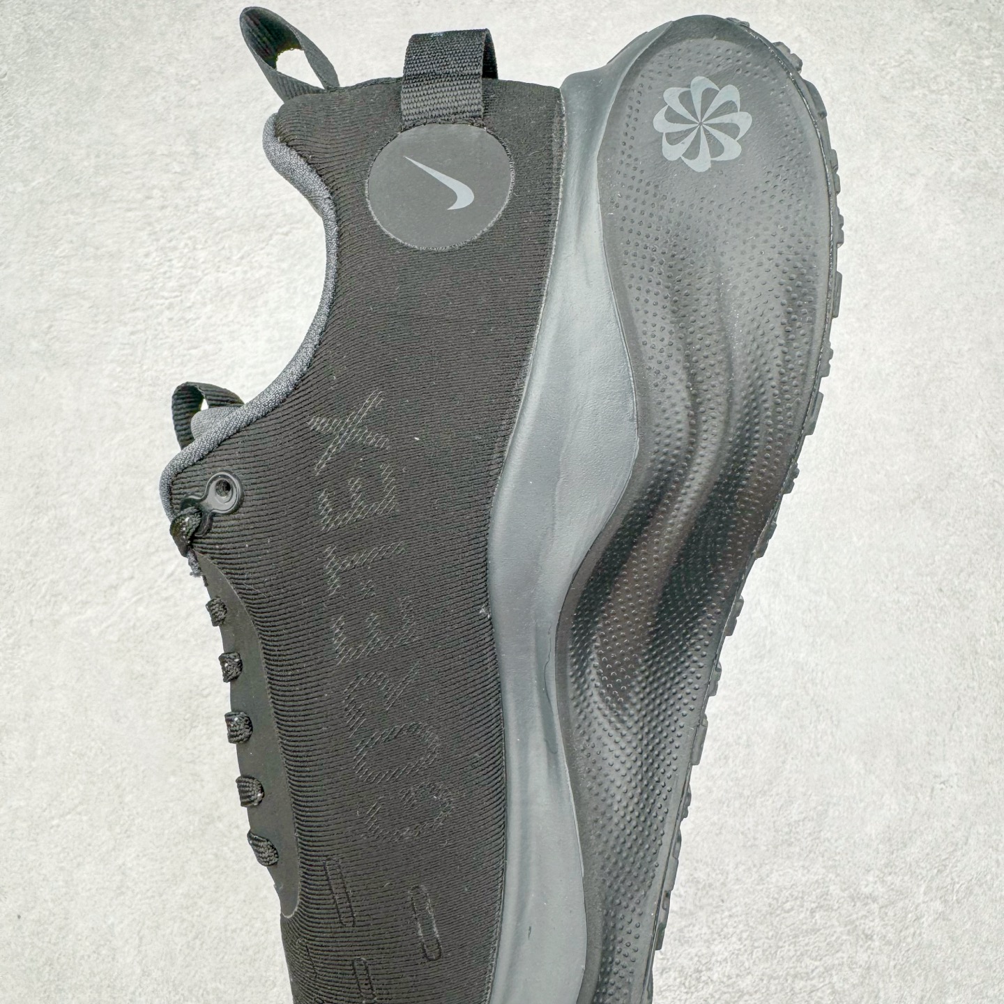 图片[7]-NK Infinity Run 4 Gore-Tex 耐克防水公路助力畅跑鞋 FB2197-002 鞋身融入 GORE-TEX 防水层 搭配柔软鞋口在下雨时帮助双足保持干爽舒适 结合 NK ReactX 泡绵提供高出 React 泡绵 13% 的能量回馈 尺码：36 36.5 37.5 38 38.5 39 40 40.5 41.5 42 42.5 43 44 44.5 45-选品中心