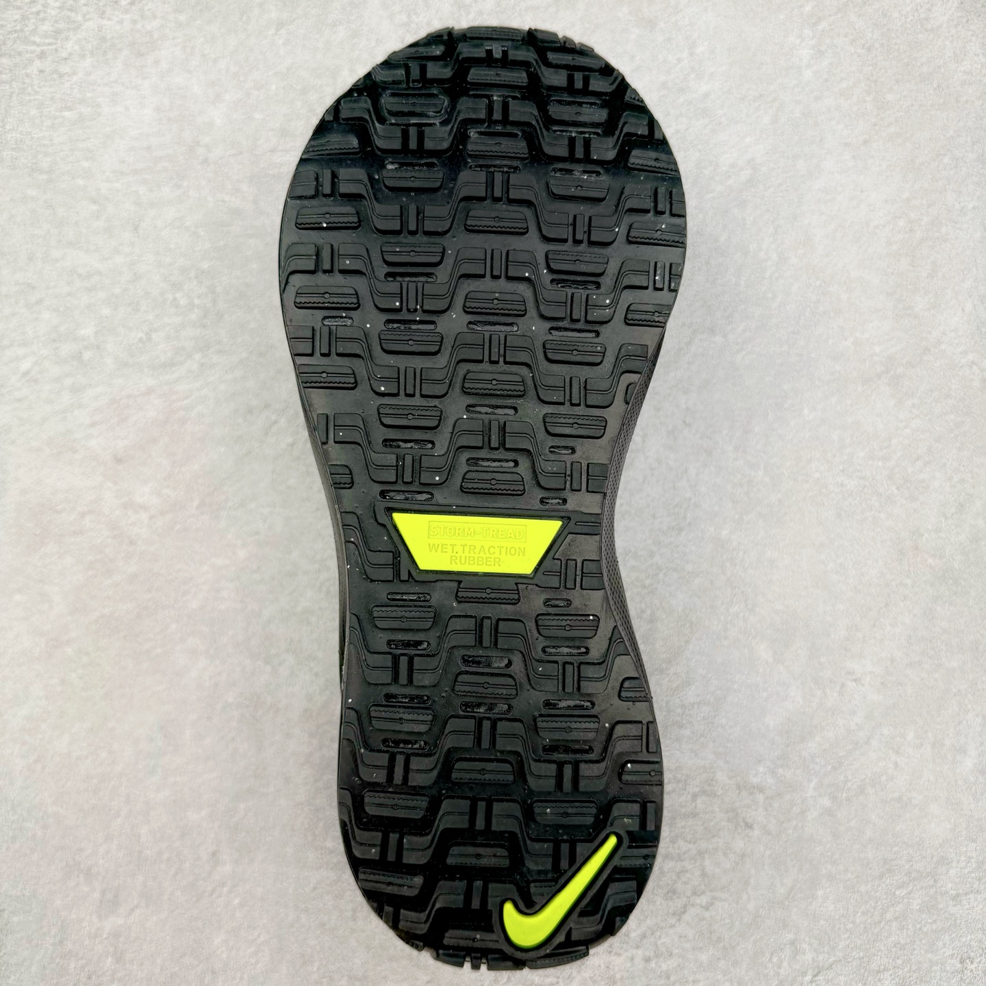 图片[9]-NK Infinity Run 4 Gore-Tex 耐克防水公路助力畅跑鞋 FB2197-002 鞋身融入 GORE-TEX 防水层 搭配柔软鞋口在下雨时帮助双足保持干爽舒适 结合 NK ReactX 泡绵提供高出 React 泡绵 13% 的能量回馈 尺码：36 36.5 37.5 38 38.5 39 40 40.5 41.5 42 42.5 43 44 44.5 45-选品中心