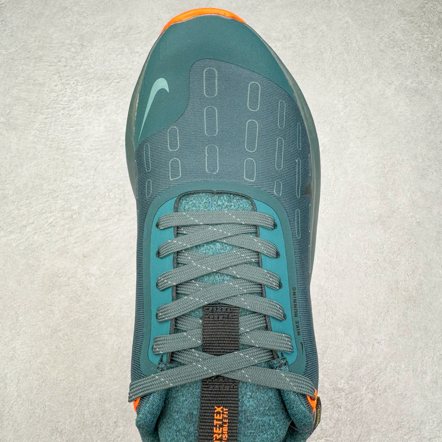 图片[4]-NK Infinity Run 4 Gore-Tex 耐克防水公路助力畅跑鞋 FB2204-300 鞋身融入 GORE-TEX 防水层 搭配柔软鞋口在下雨时帮助双足保持干爽舒适 结合 NK ReactX 泡绵提供高出 React 泡绵 13% 的能量回馈 尺码：36 36.5 37.5 38 38.5 39 40 40.5 41.5 42 42.5 43 44 44.5 45-选品中心