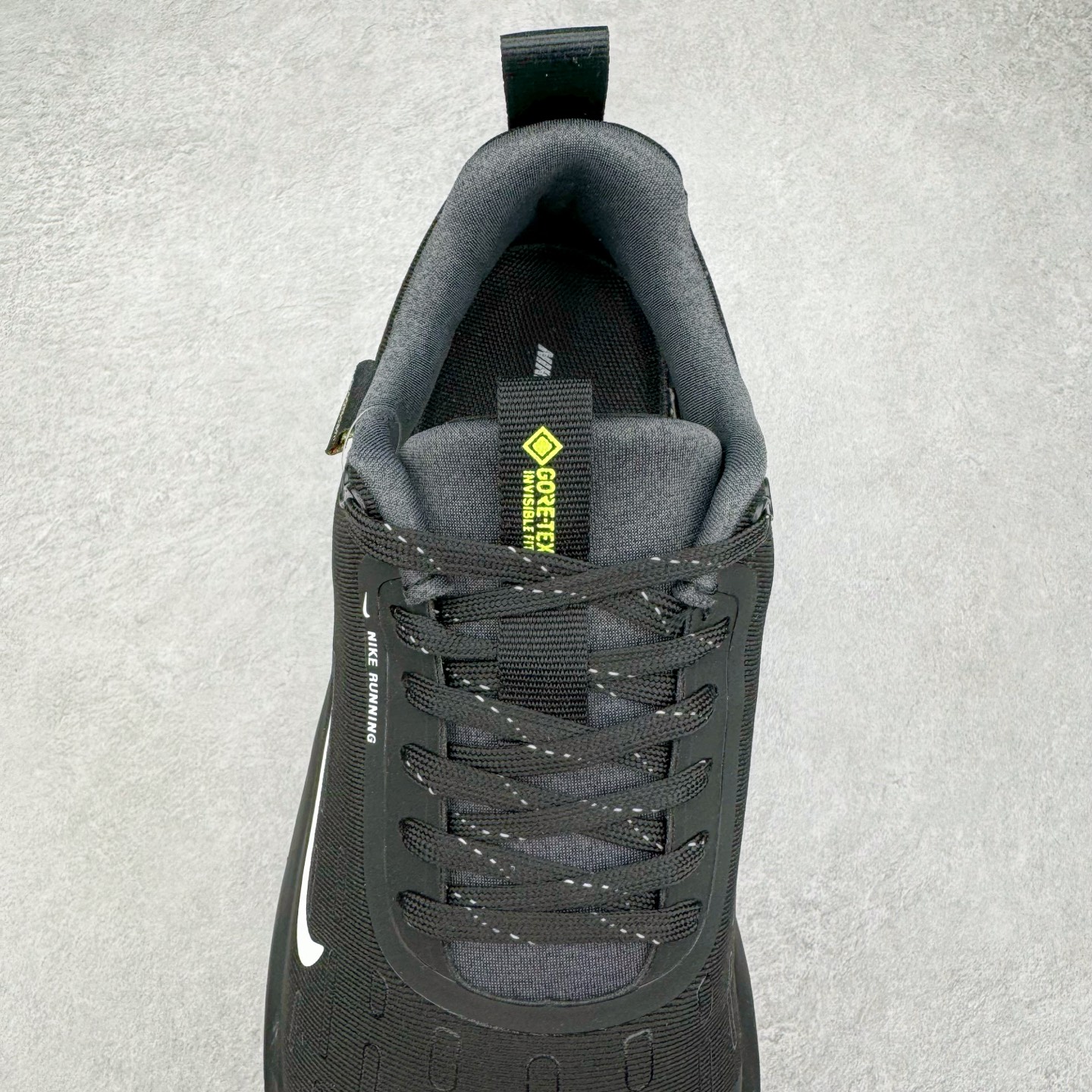 图片[5]-NK Infinity Run 4 Gore-Tex 耐克防水公路助力畅跑鞋 FB2204-001 鞋身融入 GORE-TEX 防水层 搭配柔软鞋口在下雨时帮助双足保持干爽舒适 结合 NK ReactX 泡绵提供高出 React 泡绵 13% 的能量回馈 尺码：36 36.5 37.5 38 38.5 39 40 40.5 41.5 42 42.5 43 44 44.5 45-选品中心