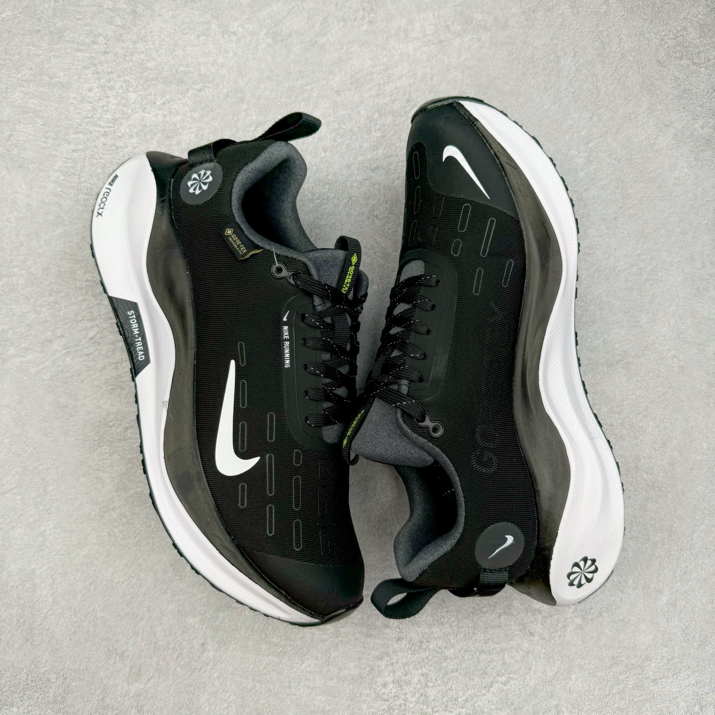 图片[3]-NK Infinity Run 4 Gore-Tex 耐克防水公路助力畅跑鞋 FB2204-001 鞋身融入 GORE-TEX 防水层 搭配柔软鞋口在下雨时帮助双足保持干爽舒适 结合 NK ReactX 泡绵提供高出 React 泡绵 13% 的能量回馈 尺码：36 36.5 37.5 38 38.5 39 40 40.5 41.5 42 42.5 43 44 44.5 45-选品中心