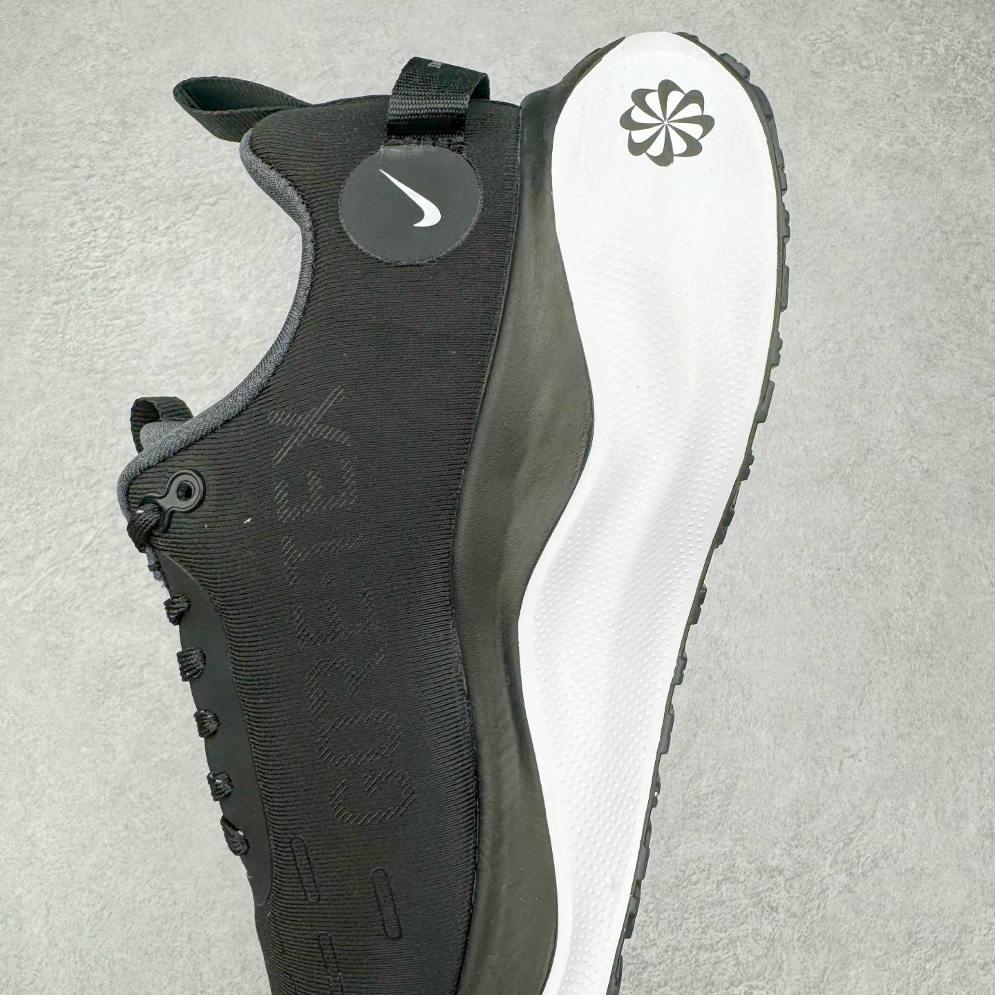 图片[7]-NK Infinity Run 4 Gore-Tex 耐克防水公路助力畅跑鞋 FB2204-001 鞋身融入 GORE-TEX 防水层 搭配柔软鞋口在下雨时帮助双足保持干爽舒适 结合 NK ReactX 泡绵提供高出 React 泡绵 13% 的能量回馈 尺码：36 36.5 37.5 38 38.5 39 40 40.5 41.5 42 42.5 43 44 44.5 45-选品中心