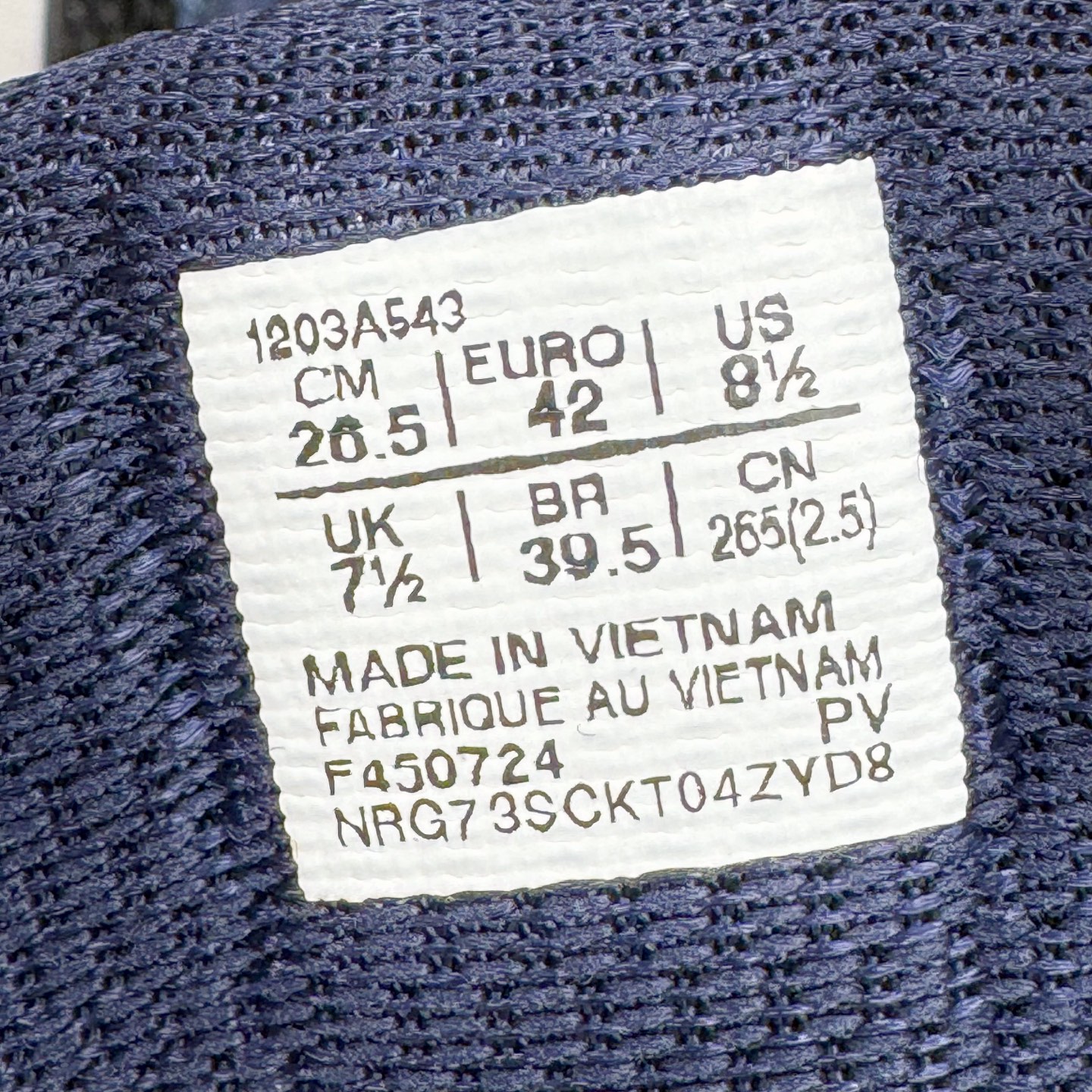 图片[11]-＃Lw纯原 ASICS Gel-Nimbus 10.1 亚瑟士雨云10.1代系列轻量缓震休闲运动跑步鞋 近年来，运动鞋市场迎来了一个新的设计潮流：通过融合艺术与技术，赋予运动鞋更多的时尚元素和创新设计。作为市场中的领导者之一，ASICS（亚瑟士）一向以其技术创新和卓越的鞋款设计著称。而另一个前卫的实验鞋类品牌EMPTY BEHAVIOR，以其非凡的创意和探索，尤其对未来主义和非传统材料的热情撞击，从业界中脱颖而出。两者的合作，以推出特别版的GEL-NIMBUS™ 10.1鞋款——主题为“EVEN MY SHOE IS ART”为标志，为运动鞋设计涉入一个全新的高度。尺码：36 37 37.5 38 39 39.5 40.5 41.5 42 42.5 43.5 44 44.5 45 46-选品中心