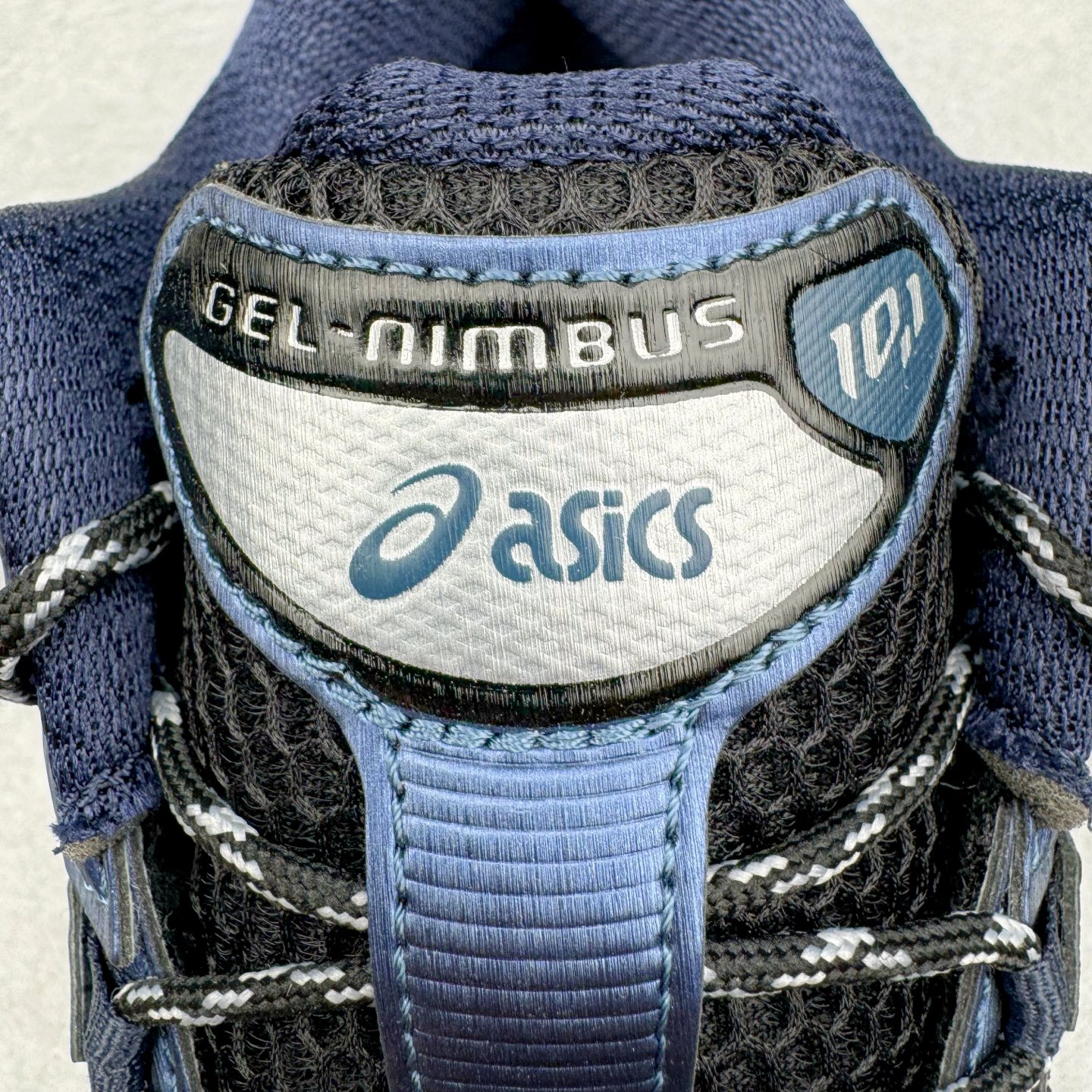 图片[13]-＃Lw纯原 ASICS Gel-Nimbus 10.1 亚瑟士雨云10.1代系列轻量缓震休闲运动跑步鞋 近年来，运动鞋市场迎来了一个新的设计潮流：通过融合艺术与技术，赋予运动鞋更多的时尚元素和创新设计。作为市场中的领导者之一，ASICS（亚瑟士）一向以其技术创新和卓越的鞋款设计著称。而另一个前卫的实验鞋类品牌EMPTY BEHAVIOR，以其非凡的创意和探索，尤其对未来主义和非传统材料的热情撞击，从业界中脱颖而出。两者的合作，以推出特别版的GEL-NIMBUS™ 10.1鞋款——主题为“EVEN MY SHOE IS ART”为标志，为运动鞋设计涉入一个全新的高度。尺码：36 37 37.5 38 39 39.5 40.5 41.5 42 42.5 43.5 44 44.5 45 46-选品中心