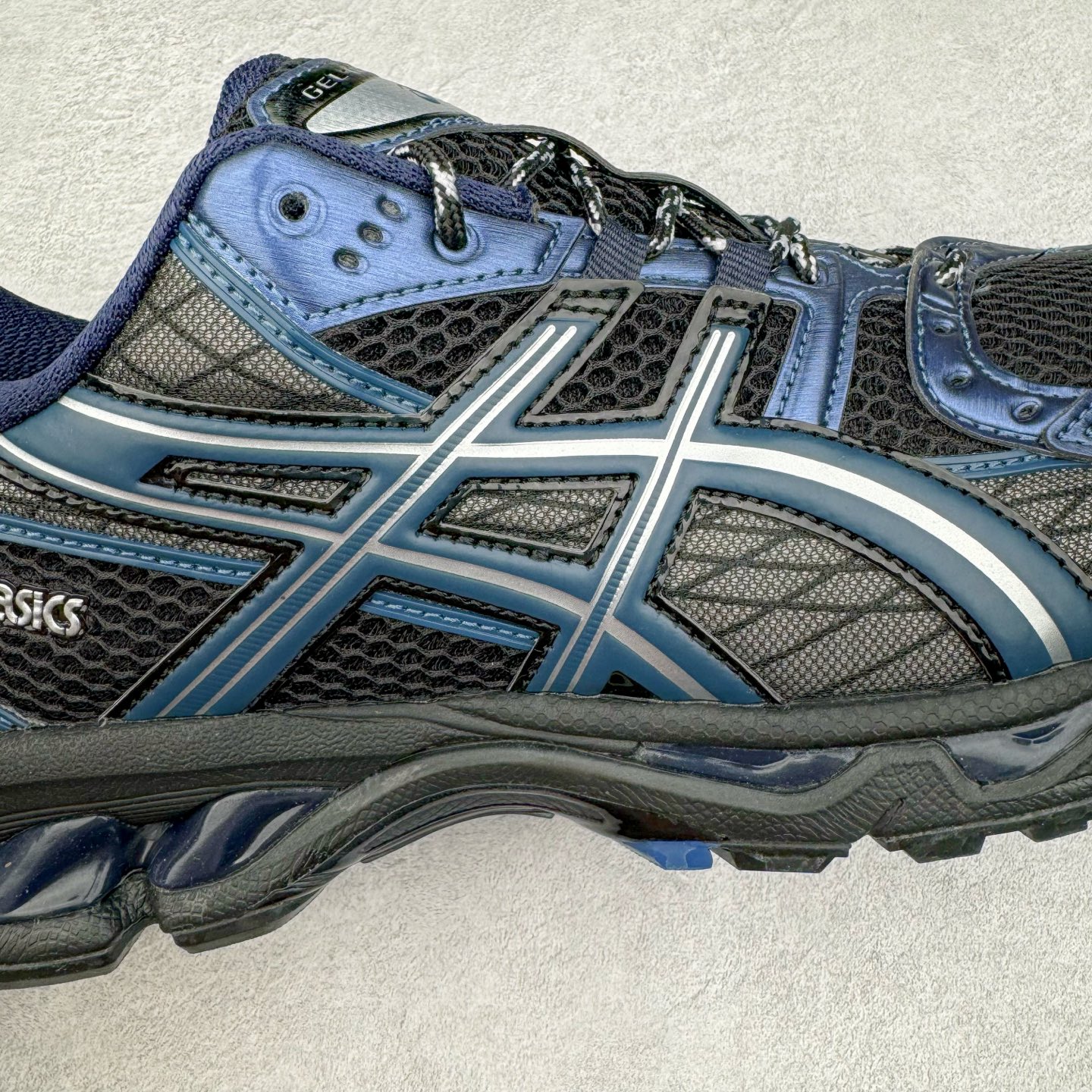 图片[15]-＃Lw纯原 ASICS Gel-Nimbus 10.1 亚瑟士雨云10.1代系列轻量缓震休闲运动跑步鞋 近年来，运动鞋市场迎来了一个新的设计潮流：通过融合艺术与技术，赋予运动鞋更多的时尚元素和创新设计。作为市场中的领导者之一，ASICS（亚瑟士）一向以其技术创新和卓越的鞋款设计著称。而另一个前卫的实验鞋类品牌EMPTY BEHAVIOR，以其非凡的创意和探索，尤其对未来主义和非传统材料的热情撞击，从业界中脱颖而出。两者的合作，以推出特别版的GEL-NIMBUS™ 10.1鞋款——主题为“EVEN MY SHOE IS ART”为标志，为运动鞋设计涉入一个全新的高度。尺码：36 37 37.5 38 39 39.5 40.5 41.5 42 42.5 43.5 44 44.5 45 46-选品中心