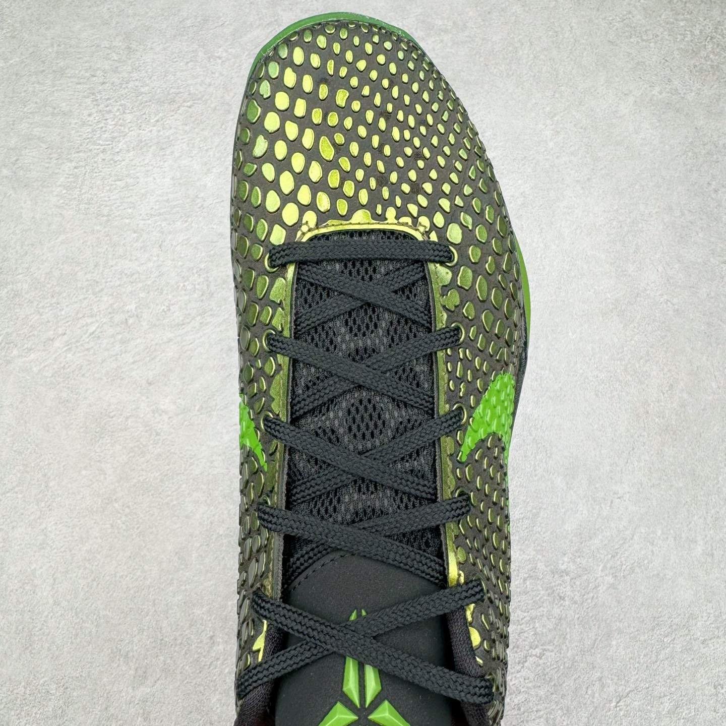 图片[4]-＃GX纯原 NK Zoom Kobe 6 Protro 科比六代 莱斯高中 黑金绿 446442-301 完美复刻公司货 前掌超大Zoom Turbo气垫 后掌EVA缓震 真正的原汁原味 还原ZP脚感 全身鞋材卡料色独家定制 唯一正确喷漆工艺Swoosh 正确凹凸蛇鳞工艺 正确鞋面渐变效果 内全置真动飞态线 独立原厂模具 最大尺码达到48.5码 首批不拼图大几率过验 亲测已过 支持各种高强度实战 无需担心 上脚价 补货周期极长 脚宽建议买大半码 科比系列前掌偏窄 不影响二次销售 支持七天无理由退换 尺码：40 40.5 41 42 42.5 43 44 44.5 45 45.5 46 47.5 48.5 49.6 50.5-选品中心