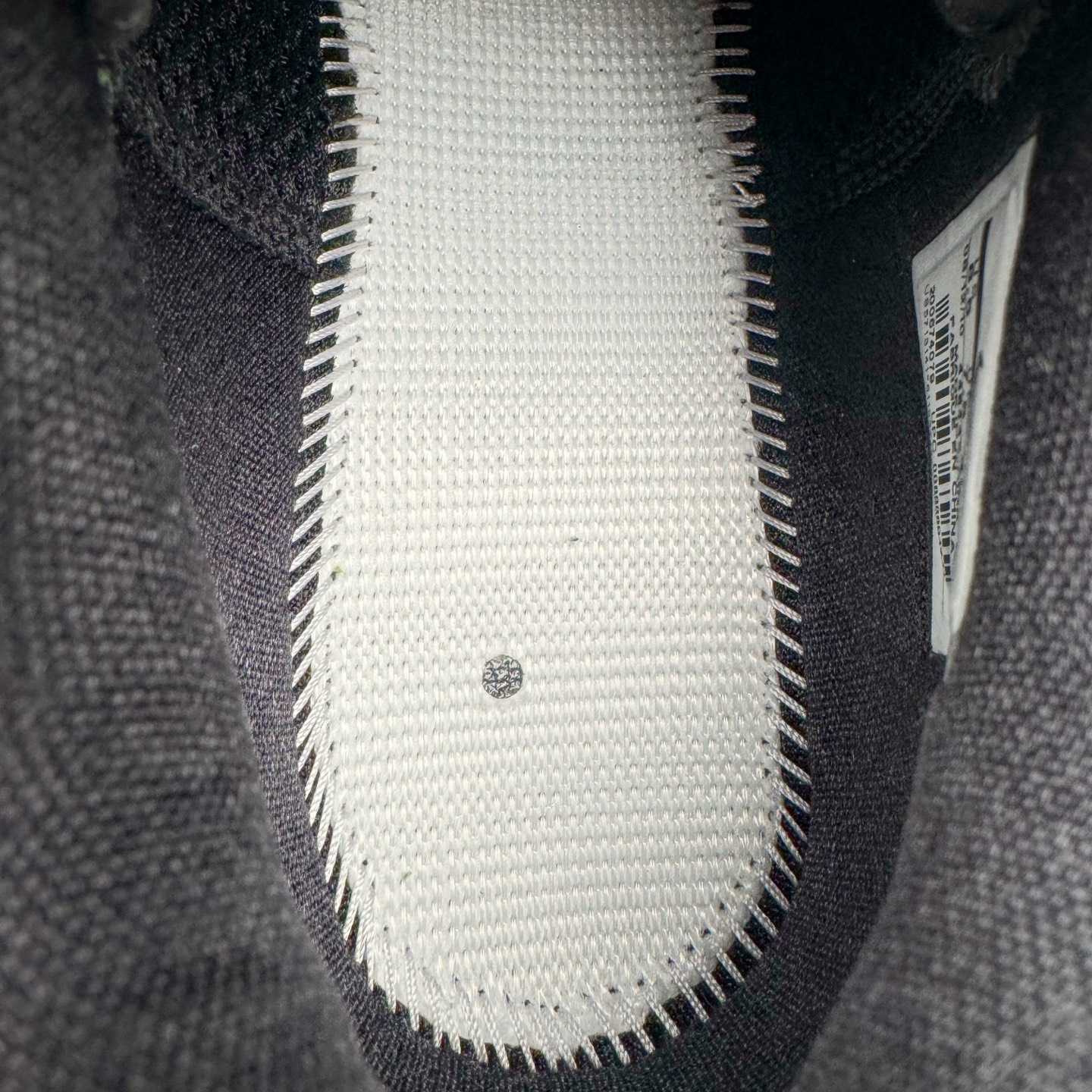 图片[12]-＃GX纯原 NK Zoom Kobe 6 Protro 科比六代 莱斯高中 黑金绿 446442-301 完美复刻公司货 前掌超大Zoom Turbo气垫 后掌EVA缓震 真正的原汁原味 还原ZP脚感 全身鞋材卡料色独家定制 唯一正确喷漆工艺Swoosh 正确凹凸蛇鳞工艺 正确鞋面渐变效果 内全置真动飞态线 独立原厂模具 最大尺码达到48.5码 首批不拼图大几率过验 亲测已过 支持各种高强度实战 无需担心 上脚价 补货周期极长 脚宽建议买大半码 科比系列前掌偏窄 不影响二次销售 支持七天无理由退换 尺码：40 40.5 41 42 42.5 43 44 44.5 45 45.5 46 47.5 48.5 49.6 50.5-选品中心