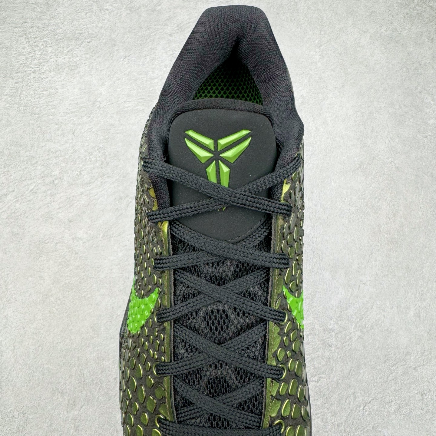 图片[5]-＃GX纯原 NK Zoom Kobe 6 Protro 科比六代 莱斯高中 黑金绿 446442-301 完美复刻公司货 前掌超大Zoom Turbo气垫 后掌EVA缓震 真正的原汁原味 还原ZP脚感 全身鞋材卡料色独家定制 唯一正确喷漆工艺Swoosh 正确凹凸蛇鳞工艺 正确鞋面渐变效果 内全置真动飞态线 独立原厂模具 最大尺码达到48.5码 首批不拼图大几率过验 亲测已过 支持各种高强度实战 无需担心 上脚价 补货周期极长 脚宽建议买大半码 科比系列前掌偏窄 不影响二次销售 支持七天无理由退换 尺码：40 40.5 41 42 42.5 43 44 44.5 45 45.5 46 47.5 48.5 49.6 50.5-选品中心