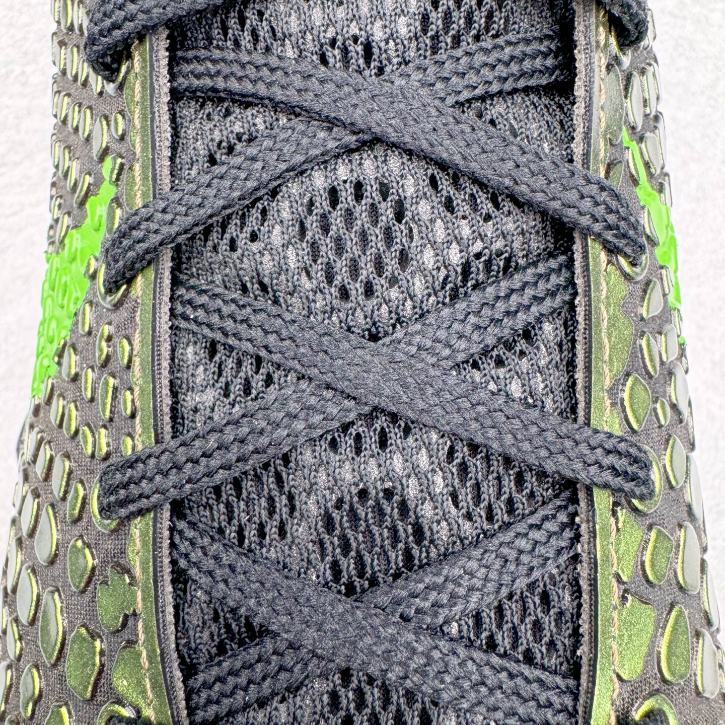 图片[14]-＃GX纯原 NK Zoom Kobe 6 Protro 科比六代 莱斯高中 黑金绿 446442-301 完美复刻公司货 前掌超大Zoom Turbo气垫 后掌EVA缓震 真正的原汁原味 还原ZP脚感 全身鞋材卡料色独家定制 唯一正确喷漆工艺Swoosh 正确凹凸蛇鳞工艺 正确鞋面渐变效果 内全置真动飞态线 独立原厂模具 最大尺码达到48.5码 首批不拼图大几率过验 亲测已过 支持各种高强度实战 无需担心 上脚价 补货周期极长 脚宽建议买大半码 科比系列前掌偏窄 不影响二次销售 支持七天无理由退换 尺码：40 40.5 41 42 42.5 43 44 44.5 45 45.5 46 47.5 48.5 49.6 50.5-选品中心