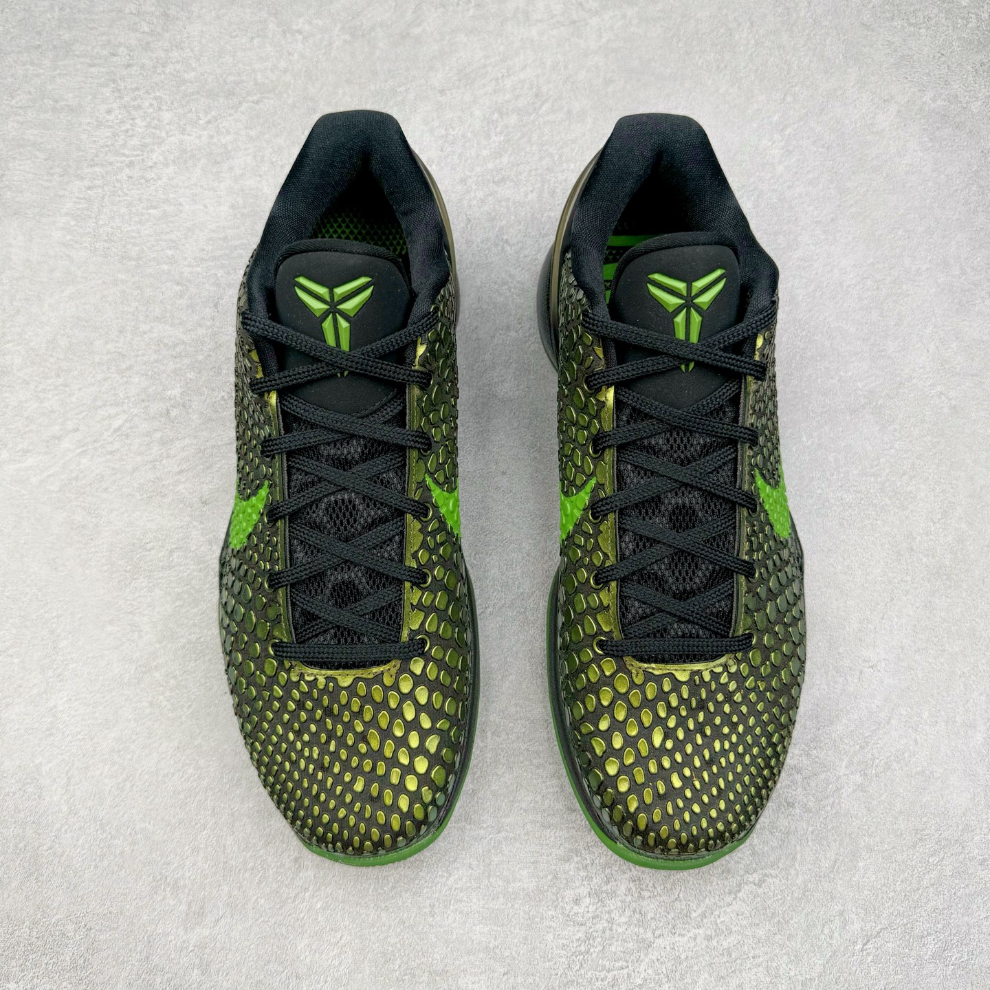 图片[2]-＃GX纯原 NK Zoom Kobe 6 Protro 科比六代 莱斯高中 黑金绿 446442-301 完美复刻公司货 前掌超大Zoom Turbo气垫 后掌EVA缓震 真正的原汁原味 还原ZP脚感 全身鞋材卡料色独家定制 唯一正确喷漆工艺Swoosh 正确凹凸蛇鳞工艺 正确鞋面渐变效果 内全置真动飞态线 独立原厂模具 最大尺码达到48.5码 首批不拼图大几率过验 亲测已过 支持各种高强度实战 无需担心 上脚价 补货周期极长 脚宽建议买大半码 科比系列前掌偏窄 不影响二次销售 支持七天无理由退换 尺码：40 40.5 41 42 42.5 43 44 44.5 45 45.5 46 47.5 48.5 49.6 50.5-选品中心