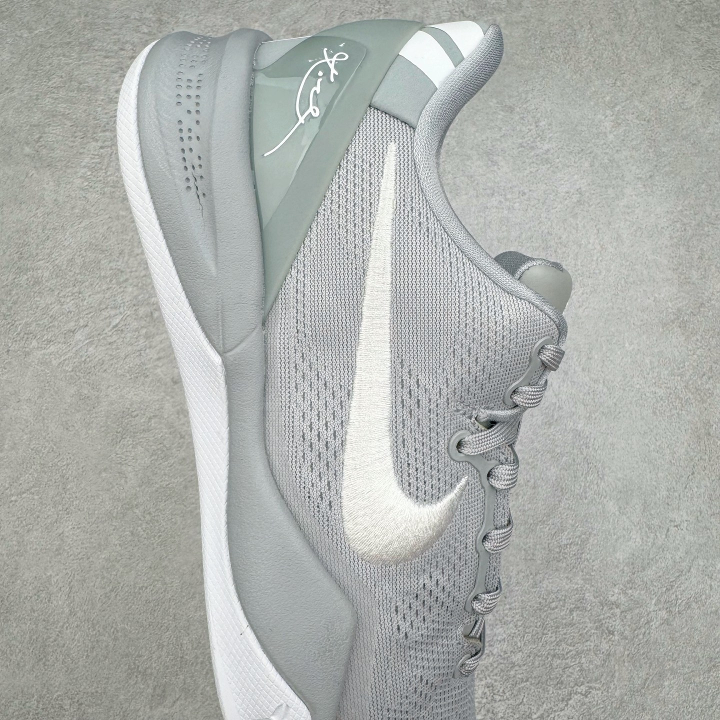 图片[6]-＃GX NK Zoom Kobe Ⅷ System 科比8代复刻实战运动低帮文化篮球鞋 灰白 HF9550-002 完美复刻公司货 React科技鞋垫加持 实战配置直接拉满 原楦纸板开发 鞋身流线型、后跟塑形 区分土肥圆 原厂针织鞋面一针一线匹配原版 全身鞋材卡料色独家定制 唯一万针立体刺绣SWOOSH 真实底模最大50.5 实战利器 专供海外市场 独立原厂模具 首批不拼图大几率过验 亲测已过 支持各种高强度实战 无需担心 补货周期极长 脚宽建议买大半码 科比系列前掌偏窄 支持七天无理由退换 尺码： 40 40.5 41 42 42.5 43 44 44.5 45 46 47.5 48.5 49.5 50.5-选品中心