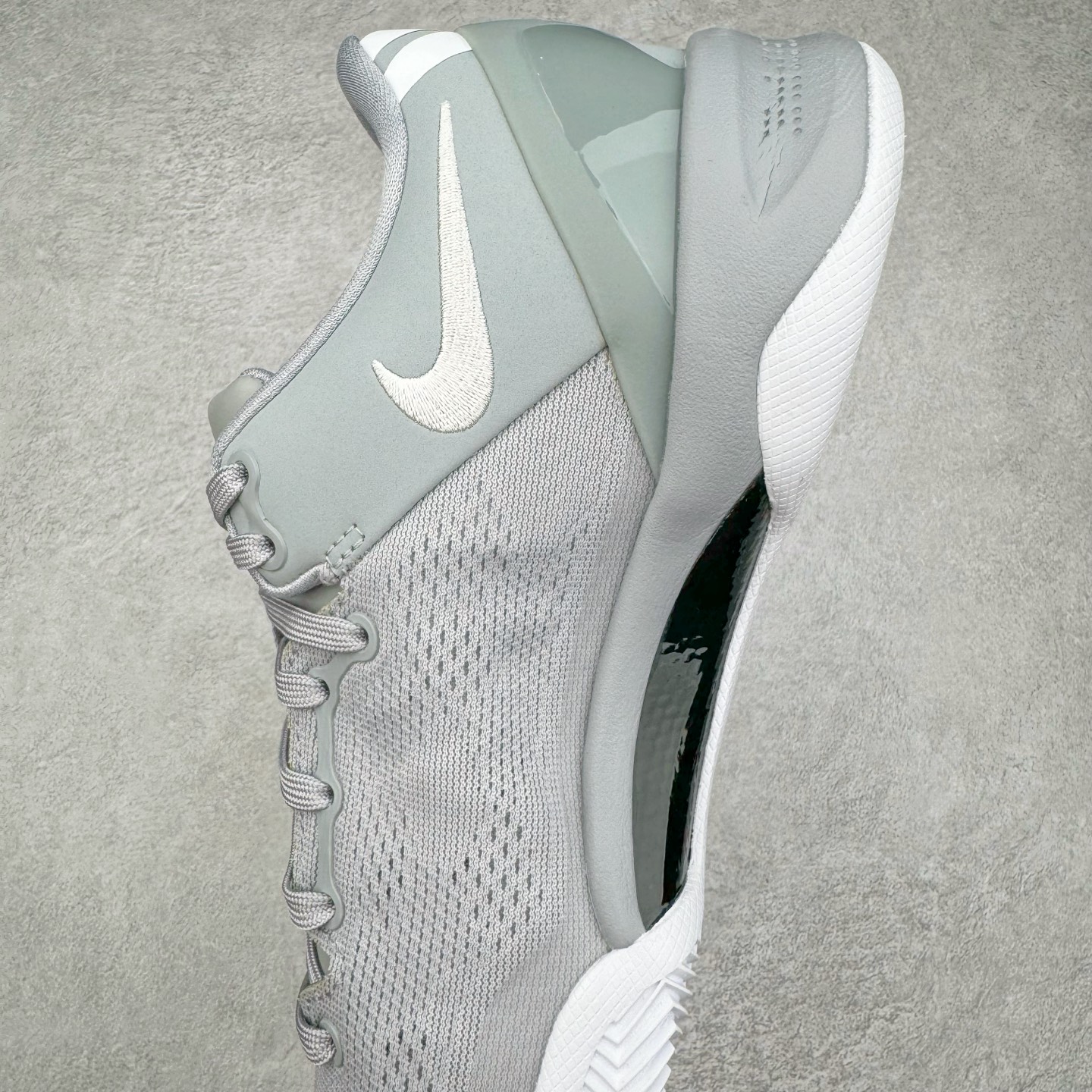 图片[7]-＃GX NK Zoom Kobe Ⅷ System 科比8代复刻实战运动低帮文化篮球鞋 灰白 HF9550-002 完美复刻公司货 React科技鞋垫加持 实战配置直接拉满 原楦纸板开发 鞋身流线型、后跟塑形 区分土肥圆 原厂针织鞋面一针一线匹配原版 全身鞋材卡料色独家定制 唯一万针立体刺绣SWOOSH 真实底模最大50.5 实战利器 专供海外市场 独立原厂模具 首批不拼图大几率过验 亲测已过 支持各种高强度实战 无需担心 补货周期极长 脚宽建议买大半码 科比系列前掌偏窄 支持七天无理由退换 尺码： 40 40.5 41 42 42.5 43 44 44.5 45 46 47.5 48.5 49.5 50.5-选品中心