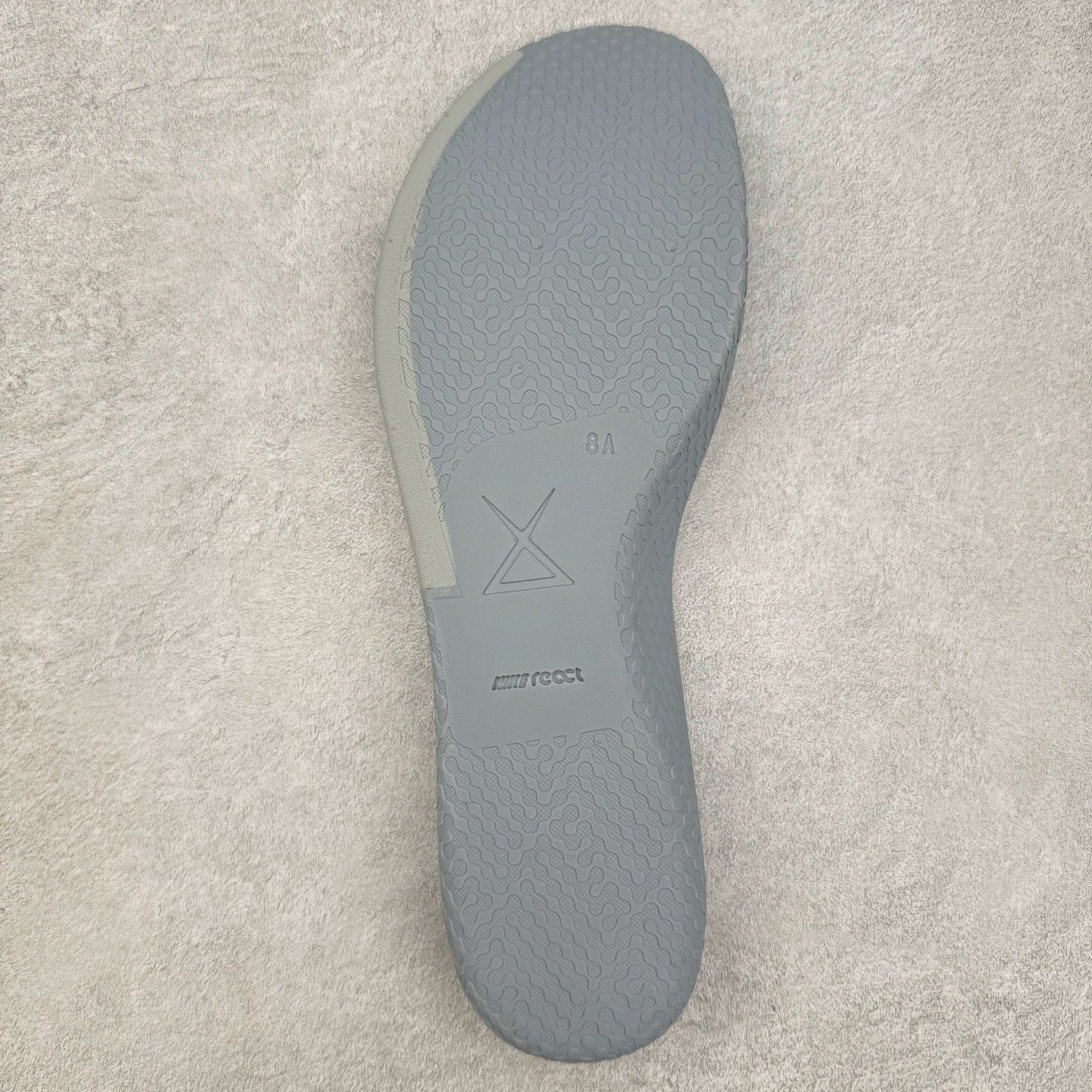 图片[10]-＃GX NK Zoom Kobe Ⅷ System 科比8代复刻实战运动低帮文化篮球鞋 灰白 HF9550-002 完美复刻公司货 React科技鞋垫加持 实战配置直接拉满 原楦纸板开发 鞋身流线型、后跟塑形 区分土肥圆 原厂针织鞋面一针一线匹配原版 全身鞋材卡料色独家定制 唯一万针立体刺绣SWOOSH 真实底模最大50.5 实战利器 专供海外市场 独立原厂模具 首批不拼图大几率过验 亲测已过 支持各种高强度实战 无需担心 补货周期极长 脚宽建议买大半码 科比系列前掌偏窄 支持七天无理由退换 尺码： 40 40.5 41 42 42.5 43 44 44.5 45 46 47.5 48.5 49.5 50.5-选品中心