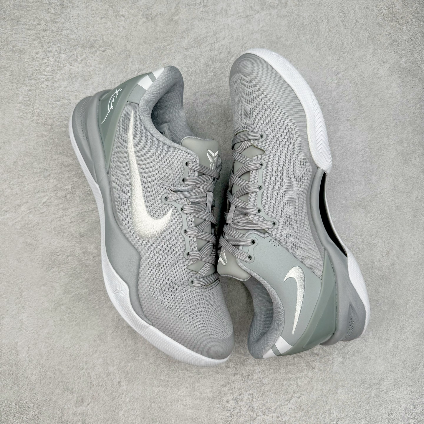 图片[3]-＃GX NK Zoom Kobe Ⅷ System 科比8代复刻实战运动低帮文化篮球鞋 灰白 HF9550-002 完美复刻公司货 React科技鞋垫加持 实战配置直接拉满 原楦纸板开发 鞋身流线型、后跟塑形 区分土肥圆 原厂针织鞋面一针一线匹配原版 全身鞋材卡料色独家定制 唯一万针立体刺绣SWOOSH 真实底模最大50.5 实战利器 专供海外市场 独立原厂模具 首批不拼图大几率过验 亲测已过 支持各种高强度实战 无需担心 补货周期极长 脚宽建议买大半码 科比系列前掌偏窄 支持七天无理由退换 尺码： 40 40.5 41 42 42.5 43 44 44.5 45 46 47.5 48.5 49.5 50.5-选品中心