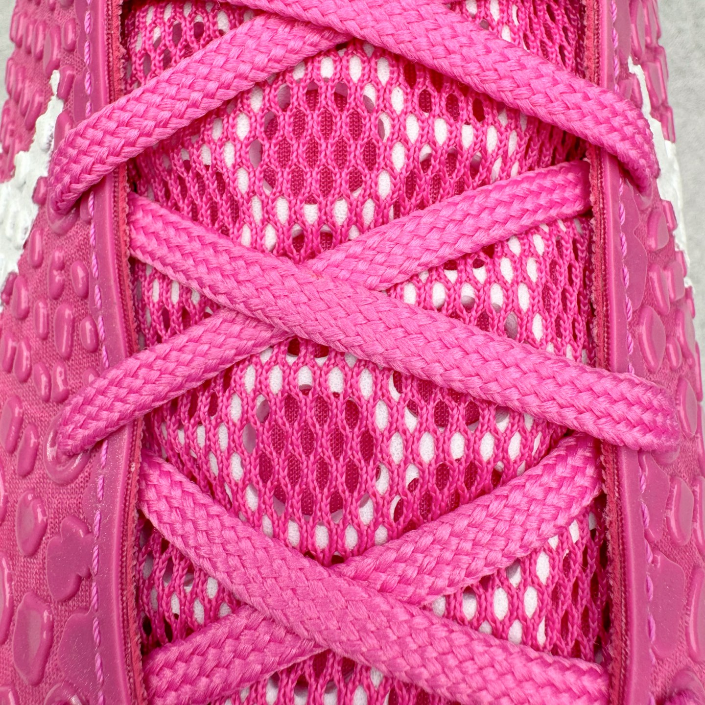 图片[16]-＃GX纯原 NK Zoom Kobe 6 Protro 科比六代 白粉乳腺癌 DJ3596-600 完美复刻公司货 前掌超大Zoom Turbo气垫 后掌EVA缓震 真正的原汁原味 还原ZP脚感 全身鞋材卡料色独家定制 唯一正确喷漆工艺Swoosh 正确凹凸蛇鳞工艺 正确鞋面渐变效果 内全置真动飞态线 独立原厂模具 最大尺码达到48.5码 首批不拼图大几率过验 亲测已过 支持各种高强度实战 无需担心 上脚价 补货周期极长 脚宽建议买大半码 科比系列前掌偏窄 不影响二次销售 支持七天无理由退换 尺码：40 40.5 41 42 42.5 43 44 44.5 45 45.5 46 47.5 48.5 49.6 50.5-选品中心