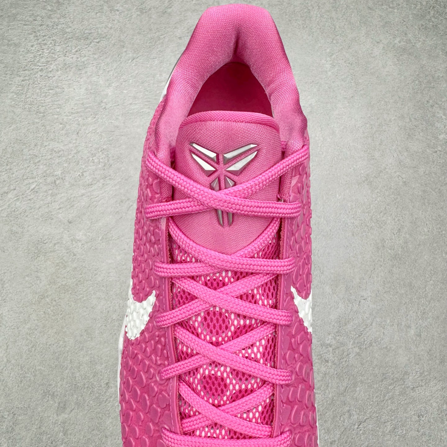 图片[5]-＃GX纯原 NK Zoom Kobe 6 Protro 科比六代 白粉乳腺癌 DJ3596-600 完美复刻公司货 前掌超大Zoom Turbo气垫 后掌EVA缓震 真正的原汁原味 还原ZP脚感 全身鞋材卡料色独家定制 唯一正确喷漆工艺Swoosh 正确凹凸蛇鳞工艺 正确鞋面渐变效果 内全置真动飞态线 独立原厂模具 最大尺码达到48.5码 首批不拼图大几率过验 亲测已过 支持各种高强度实战 无需担心 上脚价 补货周期极长 脚宽建议买大半码 科比系列前掌偏窄 不影响二次销售 支持七天无理由退换 尺码：40 40.5 41 42 42.5 43 44 44.5 45 45.5 46 47.5 48.5 49.6 50.5-选品中心