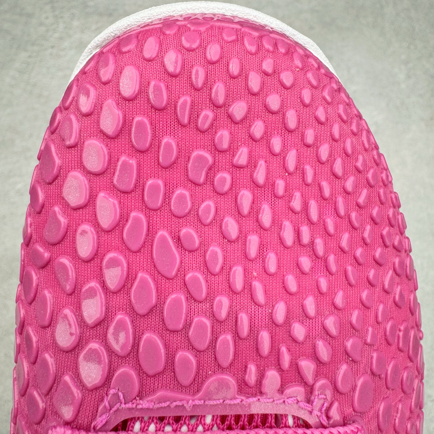 图片[17]-＃GX纯原 NK Zoom Kobe 6 Protro 科比六代 白粉乳腺癌 DJ3596-600 完美复刻公司货 前掌超大Zoom Turbo气垫 后掌EVA缓震 真正的原汁原味 还原ZP脚感 全身鞋材卡料色独家定制 唯一正确喷漆工艺Swoosh 正确凹凸蛇鳞工艺 正确鞋面渐变效果 内全置真动飞态线 独立原厂模具 最大尺码达到48.5码 首批不拼图大几率过验 亲测已过 支持各种高强度实战 无需担心 上脚价 补货周期极长 脚宽建议买大半码 科比系列前掌偏窄 不影响二次销售 支持七天无理由退换 尺码：40 40.5 41 42 42.5 43 44 44.5 45 45.5 46 47.5 48.5 49.6 50.5-选品中心