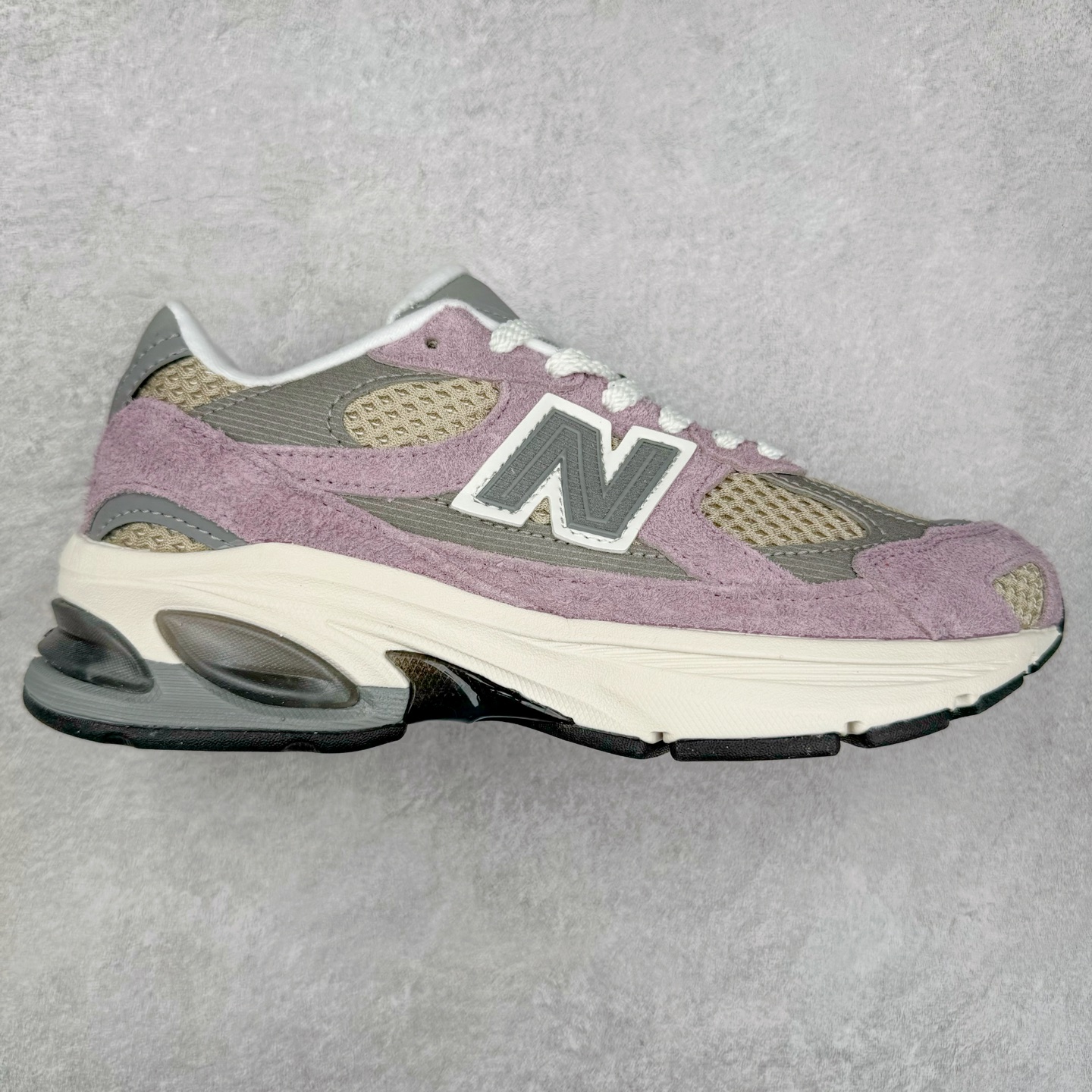 New Balance NB2010系列新百伦经典复古休闲运动板鞋 以ENCAP中底配以升级版 N-ERGY缓震物料 鞋面则采用特色的柔软麂皮搭以NewBalance经典的尼龙网布 低调中还原跑鞋本真 更年轻化的设计理念与材质 让新世代青年得以用全新视角体验经典鞋款的传奇魅力 货号：U2010NB13731 尺码：36 37 37.5 38 38.5 39.5 40 40.5 41.5 42 42.5 43 44-选品中心