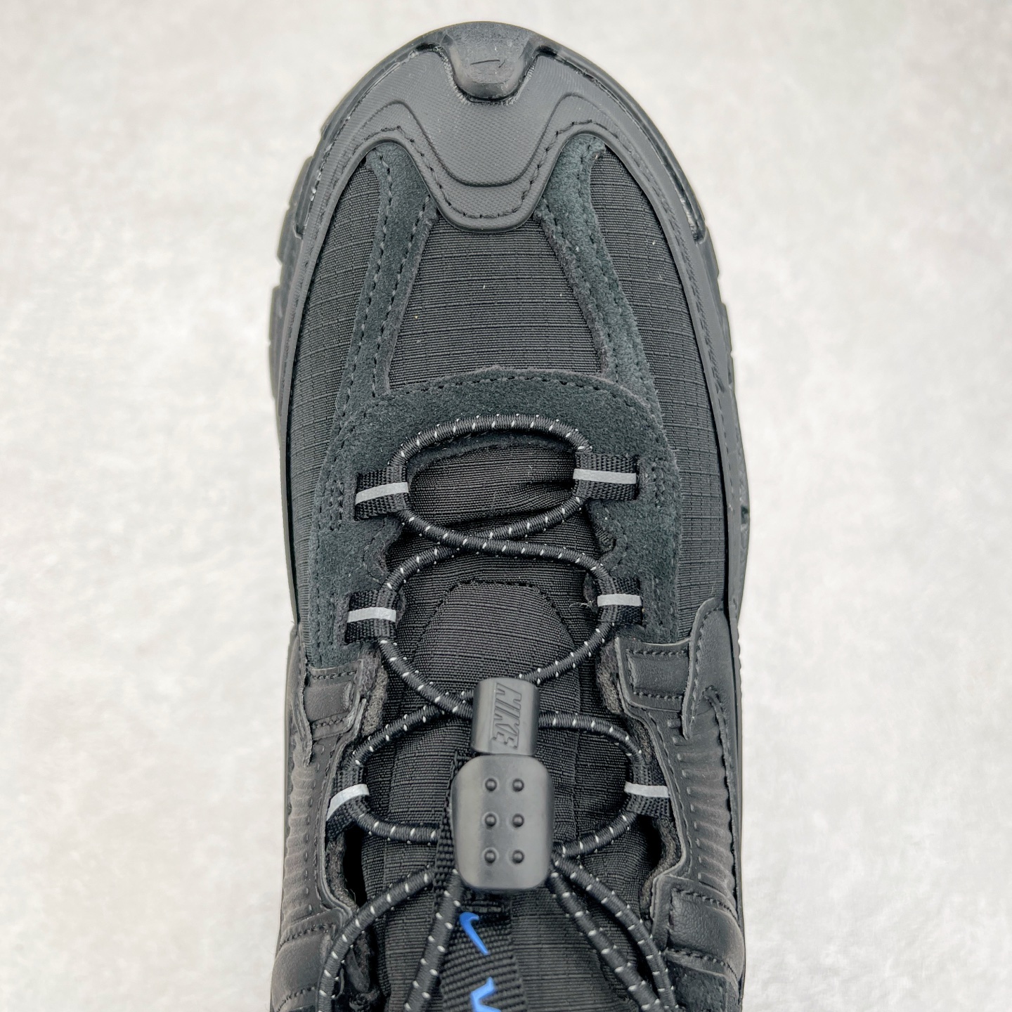 图片[4]-NK Zoom Vomero 5 Roam 佛莫罗5代徒步版系列经典复古增高厚底休闲运动慢跑鞋 FV2295-002 Vomero Roam「漫游鞋」舒适性典范 工学拒水鞋面+ Air Zoom缓震配置无惧雨水 不受天气左右 助你灵活迈步 再加上厚实衬里和橡胶挡泥片 有效御寒不厚重 雨天照样利落出街 中性色调搭配简洁织物 打造百搭属性低调出街or高调亮相 都看你的男女同款不同色 轻松get多元风格 尺码：36 36.5 37.5 38 38.5 39 40 40.5 41 42 42.5 43 44 44.5 45-选品中心