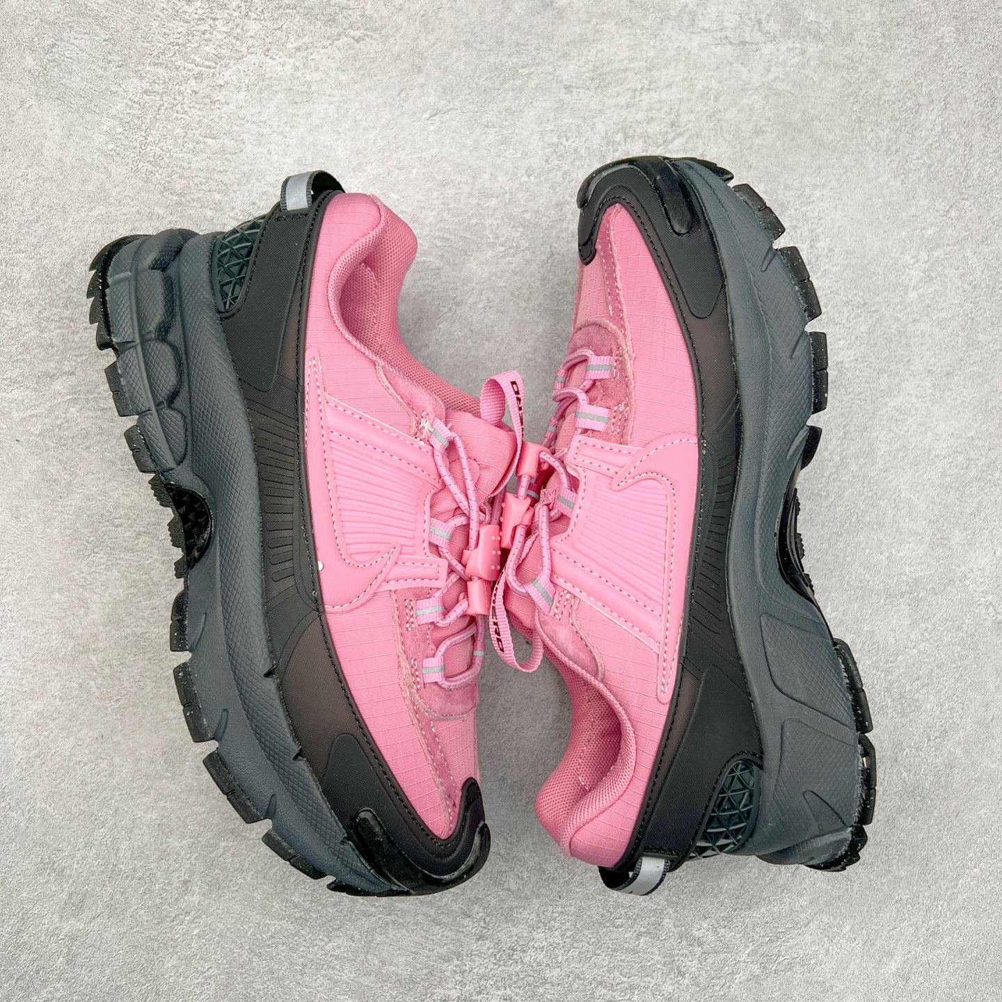 图片[3]-NK Zoom Vomero 5 Roam 佛莫罗5代徒步版系列经典复古增高厚底休闲运动慢跑鞋 HQ2181-300 Vomero Roam「漫游鞋」舒适性典范 工学拒水鞋面+ Air Zoom缓震配置无惧雨水 不受天气左右 助你灵活迈步 再加上厚实衬里和橡胶挡泥片 有效御寒不厚重 雨天照样利落出街 中性色调搭配简洁织物 打造百搭属性低调出街or高调亮相 都看你的男女同款不同色 轻松get多元风格 尺码：36 36.5 37.5 38 38.5 39 40 40.5 41 42 42.5 43 44 44.5 45-选品中心