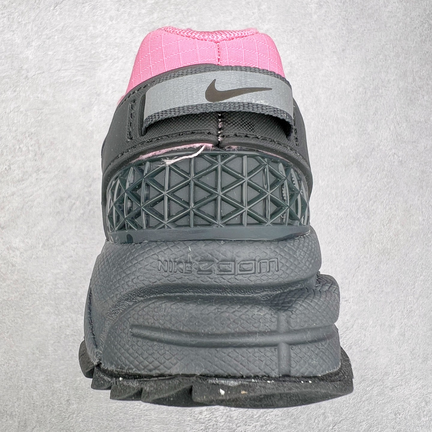 图片[8]-NK Zoom Vomero 5 Roam 佛莫罗5代徒步版系列经典复古增高厚底休闲运动慢跑鞋 HQ2181-300 Vomero Roam「漫游鞋」舒适性典范 工学拒水鞋面+ Air Zoom缓震配置无惧雨水 不受天气左右 助你灵活迈步 再加上厚实衬里和橡胶挡泥片 有效御寒不厚重 雨天照样利落出街 中性色调搭配简洁织物 打造百搭属性低调出街or高调亮相 都看你的男女同款不同色 轻松get多元风格 尺码：36 36.5 37.5 38 38.5 39 40 40.5 41 42 42.5 43 44 44.5 45-选品中心