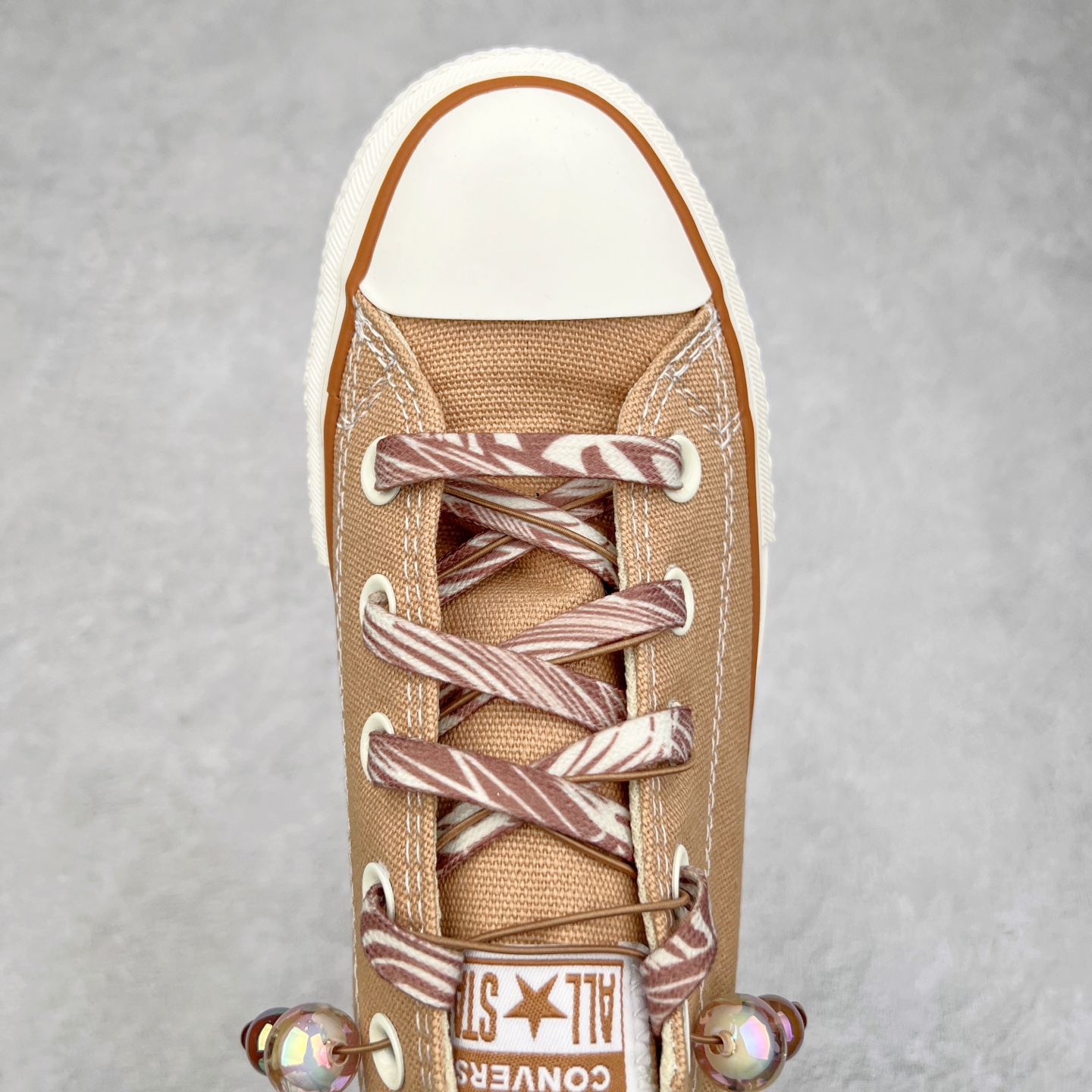 图片[4]-Converse All Star 咖啡系列 匡威官方 咖啡豆奶茶色焦糖玛奇朵增高厚底松榚底休闲帆布鞋 欧阳娜娜同款 匡威厚底奶茶色帆布鞋 春天氛围感拉满 加厚鞋底瞬间拉长腿型 OrthoLite鞋垫舒适到不想脱 奶咖棕温柔百搭 配牛仔裤复古休闲 搭裙装甜酷满分 日常出街秒变吸睛C位 货号：A11619C 尺码：35 36 36.5 37 37.5 38 39 39.5 40-选品中心