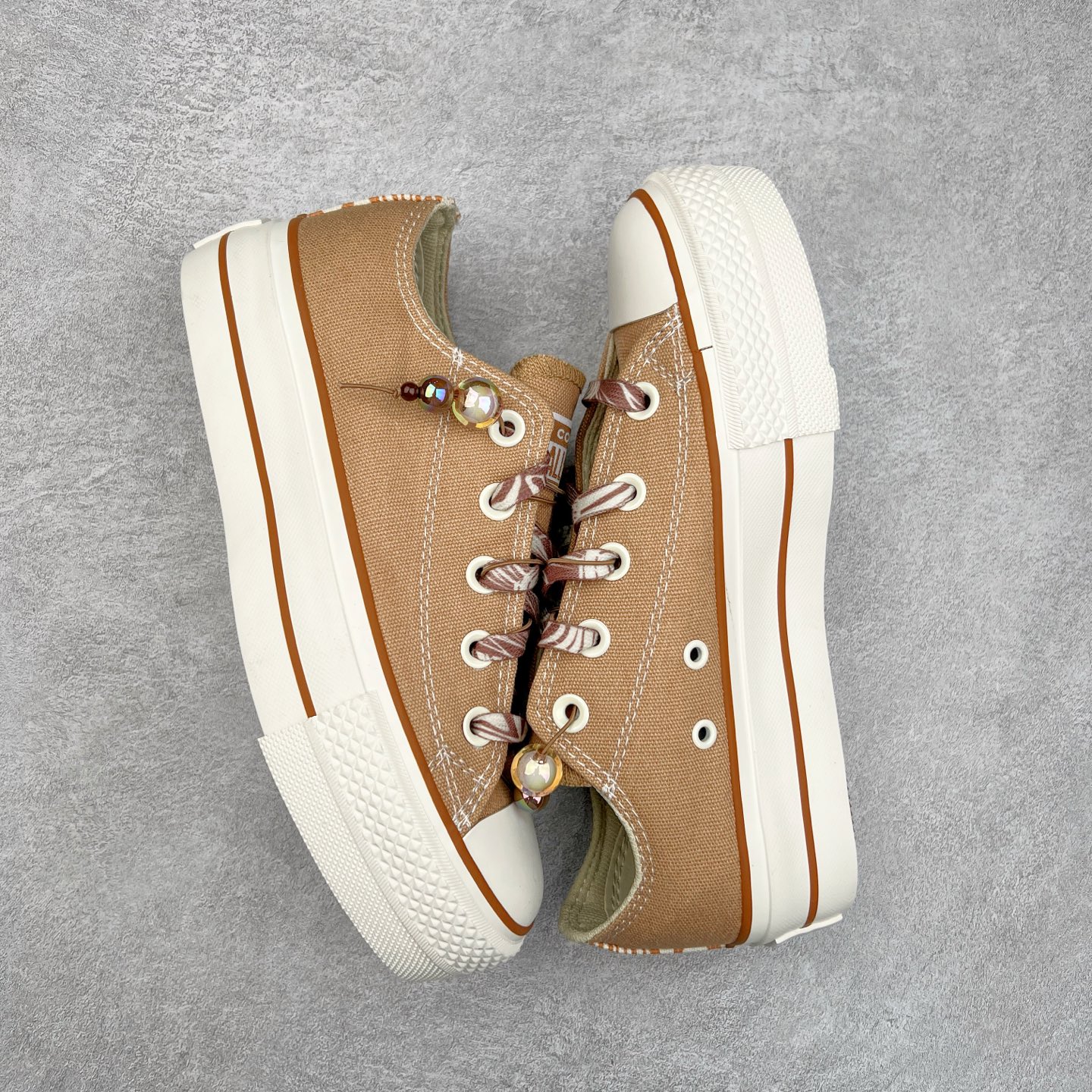 图片[3]-Converse All Star 咖啡系列 匡威官方 咖啡豆奶茶色焦糖玛奇朵增高厚底松榚底休闲帆布鞋 欧阳娜娜同款 匡威厚底奶茶色帆布鞋 春天氛围感拉满 加厚鞋底瞬间拉长腿型 OrthoLite鞋垫舒适到不想脱 奶咖棕温柔百搭 配牛仔裤复古休闲 搭裙装甜酷满分 日常出街秒变吸睛C位 货号：A11619C 尺码：35 36 36.5 37 37.5 38 39 39.5 40-选品中心