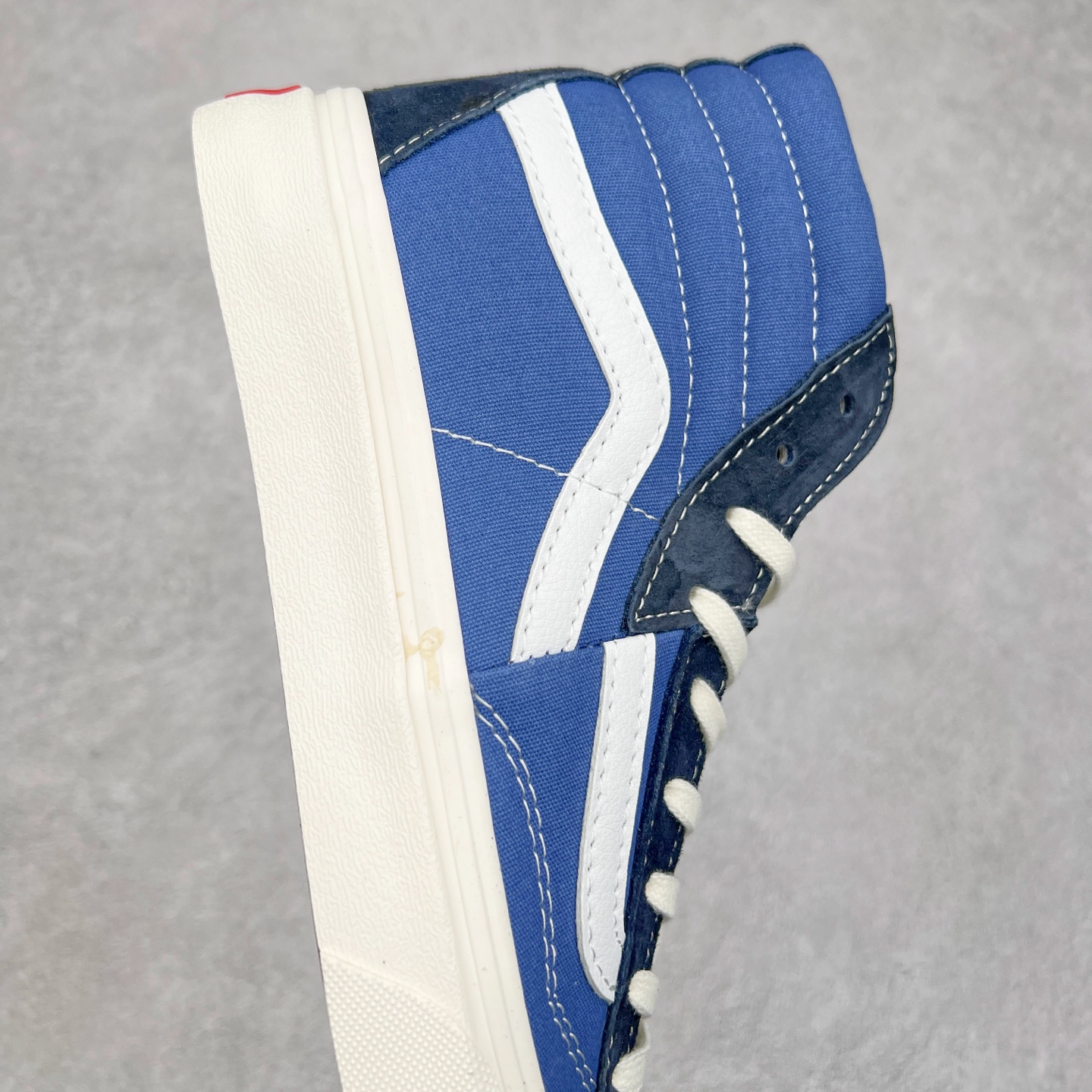 图片[6]-Vans Clash The Wall 经典解构高帮 致敬街头文化，挑战传统规则 此次全新系列融合Authentic、Old Skool、Sk8-Hi、Mid Skool 四款鞋型，以中心基点分成四等分，再通过工艺将其重新组装，凸显解构风。 货号：VN000CNKBA2 黑白 货号：VN000CNKSN0 海军蓝 尺码：35 36 36.5 37 38 38.5 39 40 40.5 41 42 42.5 43 44-选品中心