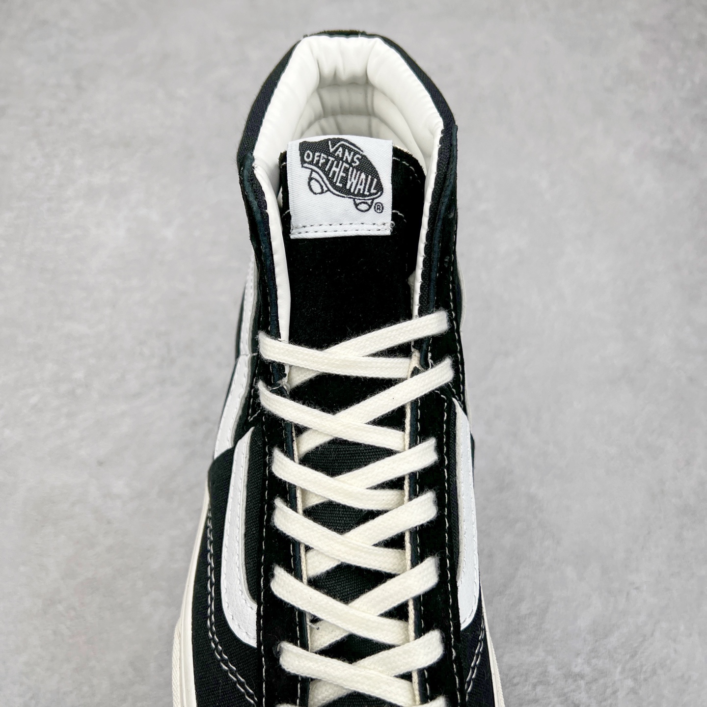 图片[5]-Vans Clash The Wall 经典解构高帮 致敬街头文化，挑战传统规则 此次全新系列融合Authentic、Old Skool、Sk8-Hi、Mid Skool 四款鞋型，以中心基点分成四等分，再通过工艺将其重新组装，凸显解构风。 货号：VN000CNKBA2 黑白 货号：VN000CNKSN0 海军蓝 尺码：35 36 36.5 37 38 38.5 39 40 40.5 41 42 42.5 43 44-选品中心