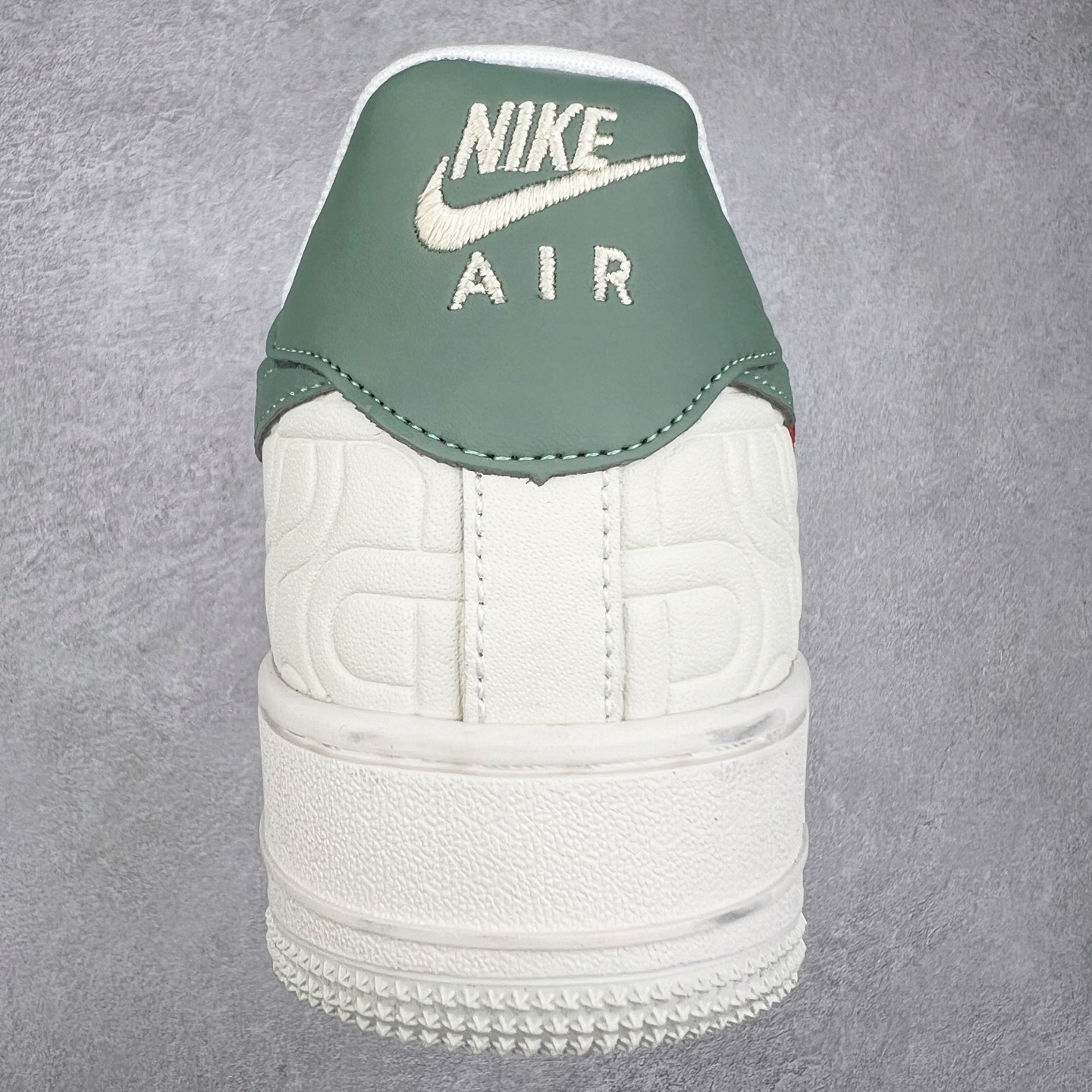 图片[8]-＃特价福利 NK Air Force 1´07 Low 空军一号百搭休闲运动板鞋 柔软、弹性十足的缓震性能和出色的中底设计 横跨复古与现代的外型结合 造就出风靡全球三十多年的Force 1 直到今天还深受青睐 尺码：35.5 36 36.5 37.5 38 38.5 39 40 40.5 41 42 42.5 43 44 44.5 45-选品中心