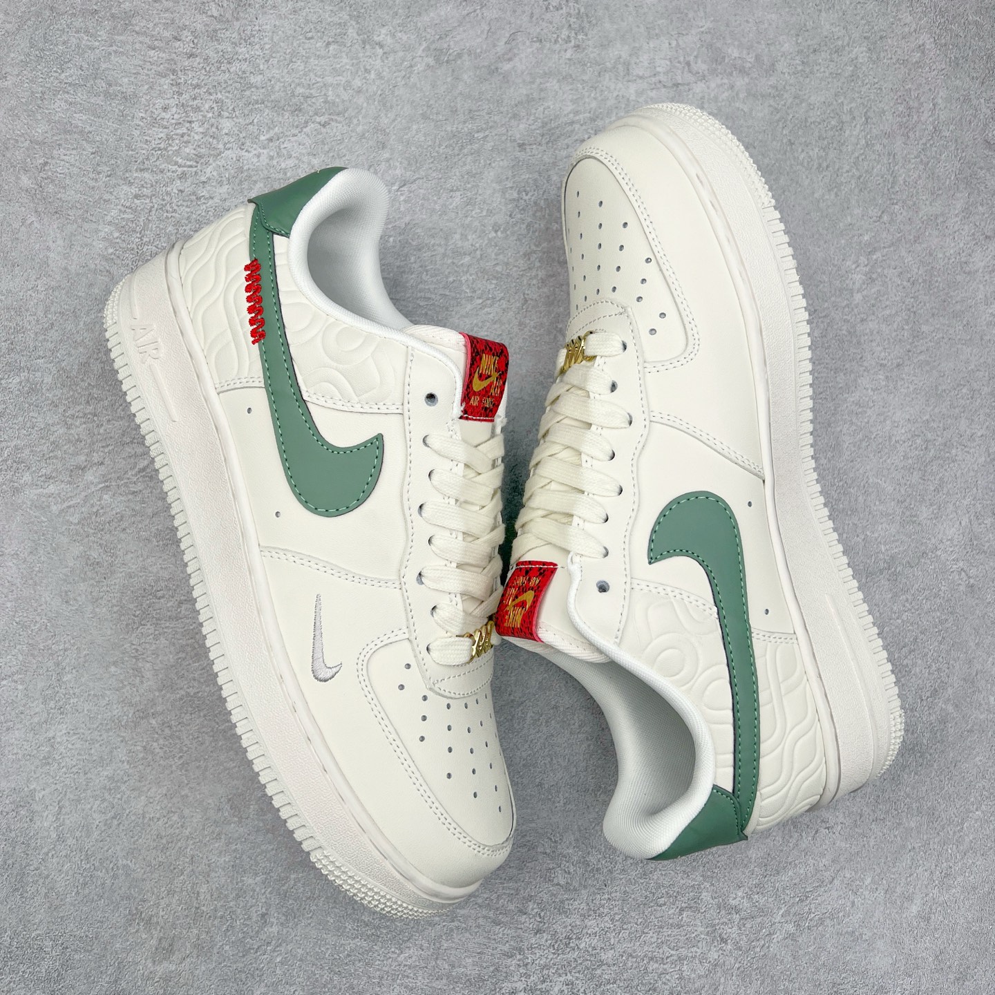 图片[3]-＃特价福利 NK Air Force 1´07 Low 空军一号百搭休闲运动板鞋 柔软、弹性十足的缓震性能和出色的中底设计 横跨复古与现代的外型结合 造就出风靡全球三十多年的Force 1 直到今天还深受青睐 尺码：35.5 36 36.5 37.5 38 38.5 39 40 40.5 41 42 42.5 43 44 44.5 45-选品中心