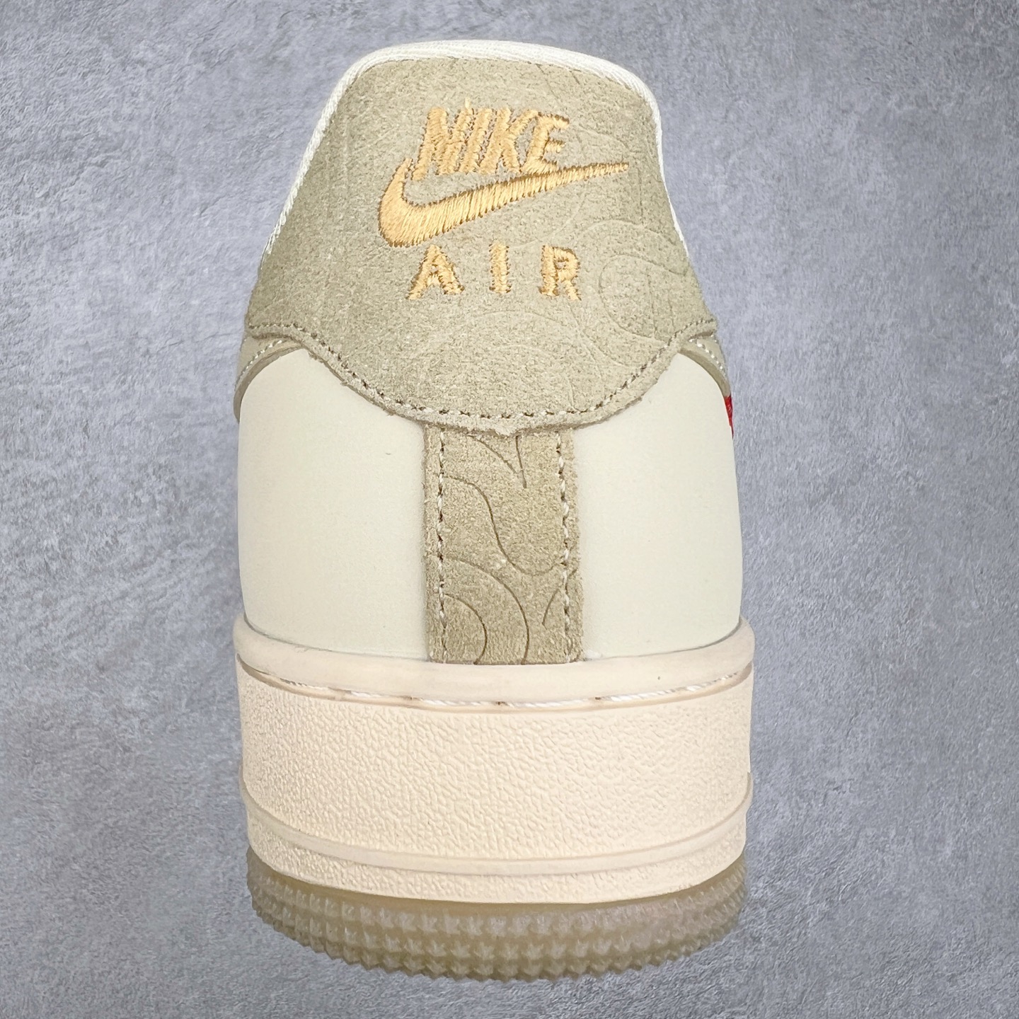 图片[8]-＃特价福利 NK Air Force 1´07 Low 空军一号百搭休闲运动板鞋 柔软、弹性十足的缓震性能和出色的中底设计 横跨复古与现代的外型结合 造就出风靡全球三十多年的Force 1 直到今天还深受青睐 尺码：35.5 36 36.5 37.5 38 38.5 39 40 40.5 41 42 42.5 43 44 44.5 45-选品中心