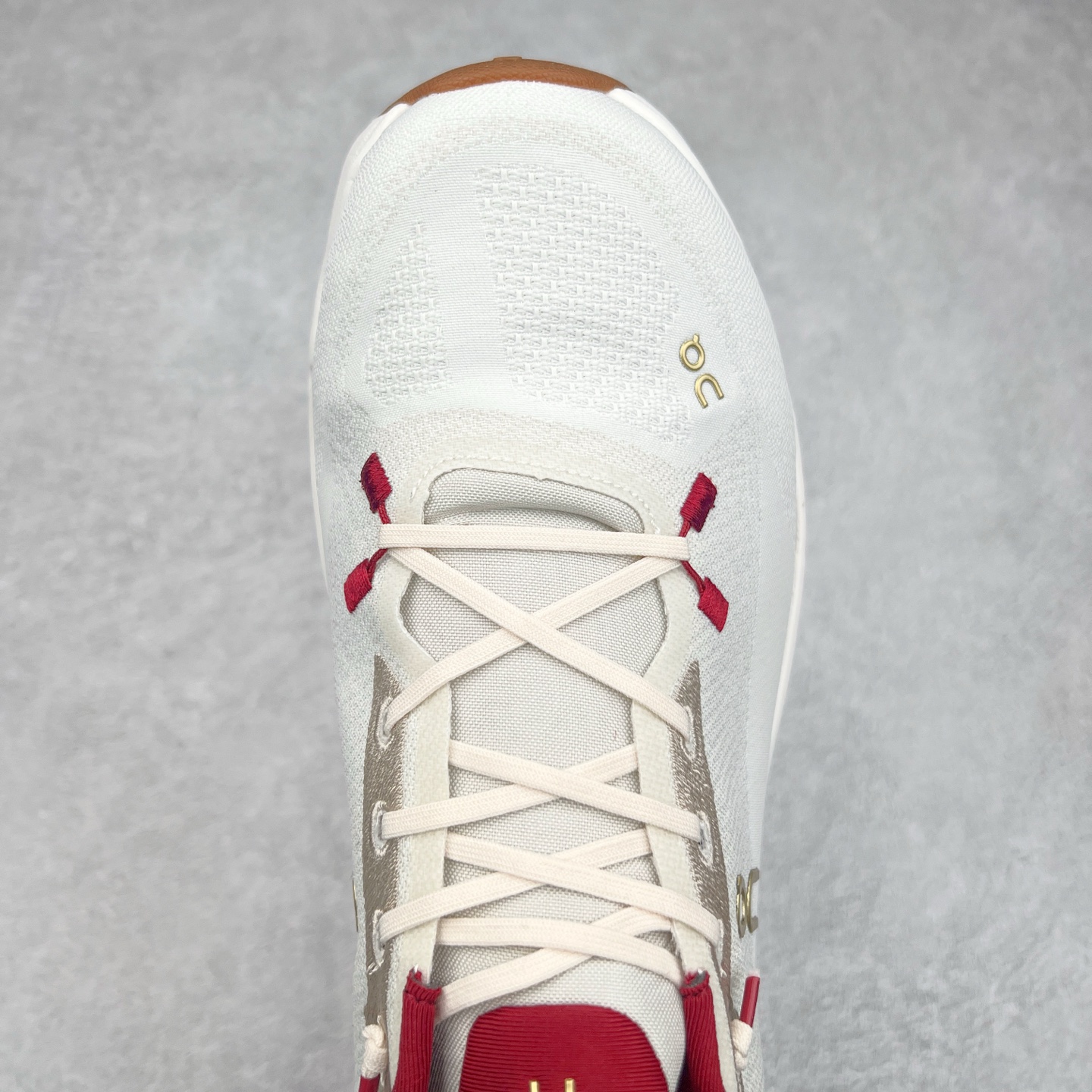 图片[4]-On Cloudmonster 2 昂跑减震生活休闲鞋 此运动品牌 开创于2010年 缓震着陆、强效回弹、轻柔质感的设计构思始终是ON研制关键 与此同时基于“为全球提供革新性的跑步感受”信念 陆续推出了多款跑鞋及其以专业运动人体跑步工程学为设计关键的功能性跑步服饰设备 让跑者不费力气地畅快畅跑 尺码：36 36.5 37.5 38 38.5 39 40 40.5 41 42 42.5 43 44 44.5 45-选品中心